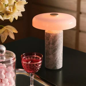 DESIGN BY US Lampe de table LED rechargeable Trip, gris / rose, marbre, verre, IP44^ Lampes Décoratives