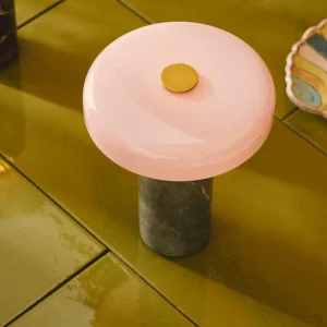 DESIGN BY US Lampe de table LED rechargeable Trip, gris / rose, marbre, verre, IP44^ Lampes Décoratives