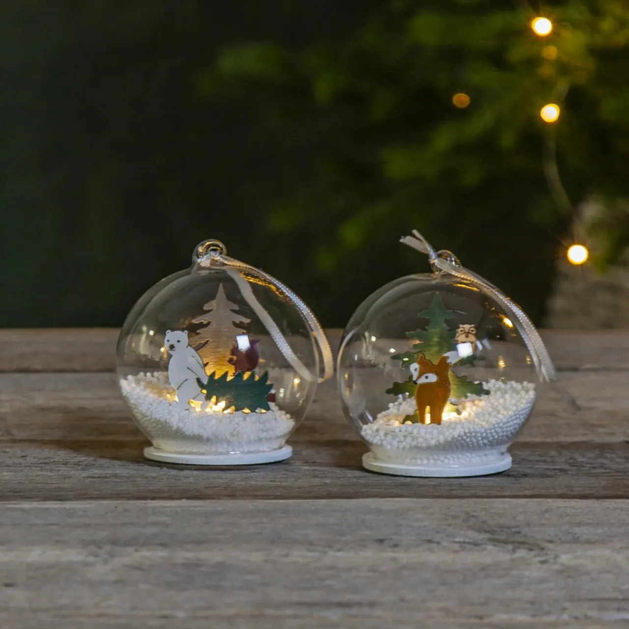 lampe_led_forest_friends_ours_blanc_avec_arbre_0.webp STAR TRADING Lampe LED Forest Friends, ours blanc avec arbre^ Lumière De Noël