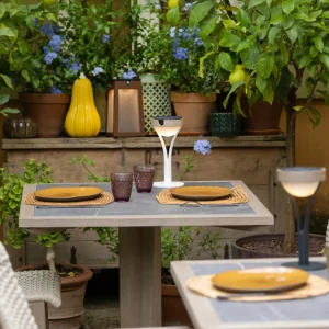 Les Jardins Lampe solaire de table LED Tyble, blanc / teck, 2.700 K, 200 lm^ Lampes Décoratives