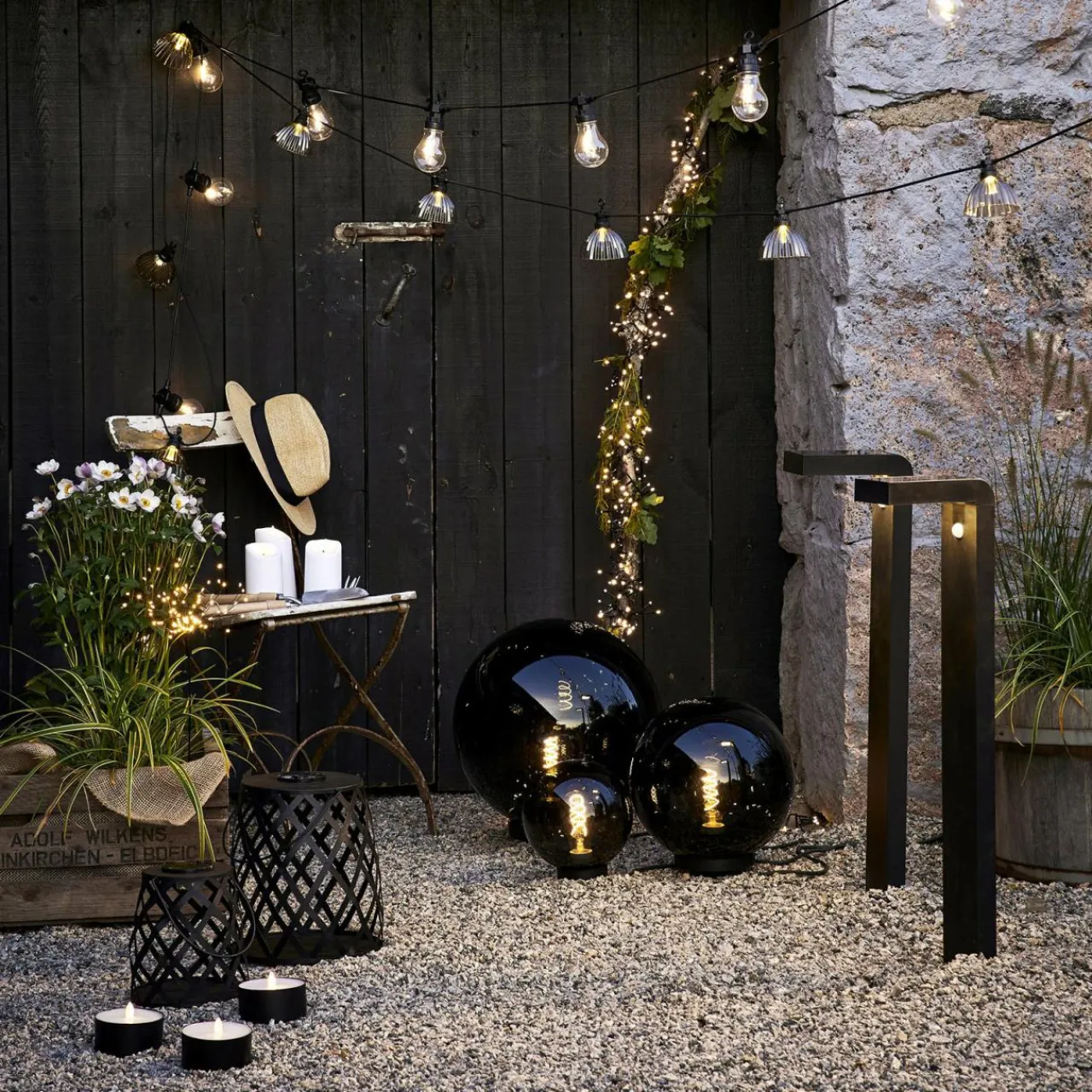 lampe_solaire_led_calabria_motif_losange_cm_2.webp STAR TRADING Lampe solaire LED Calabria, motif losange, 20 cm^ Lampes Décoratives