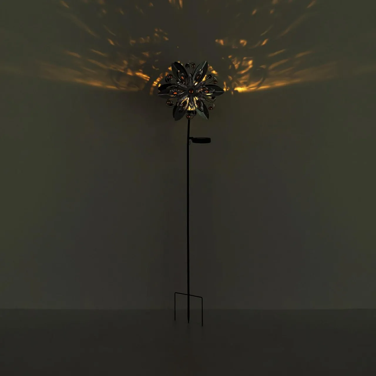 lampe_solaire_led_s_piquet_de_terre_argentnoir_mtal_0.webp Globo Lampe solaire LED 36578S, piquet de terre, argent/noir, métal^ Lampes Décoratives