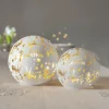 STAR TRADING Lampe sphérique LED Merry X-Mas Ø 12cm blanc verre Fonctionnement sur piles^ Lumière De Noël