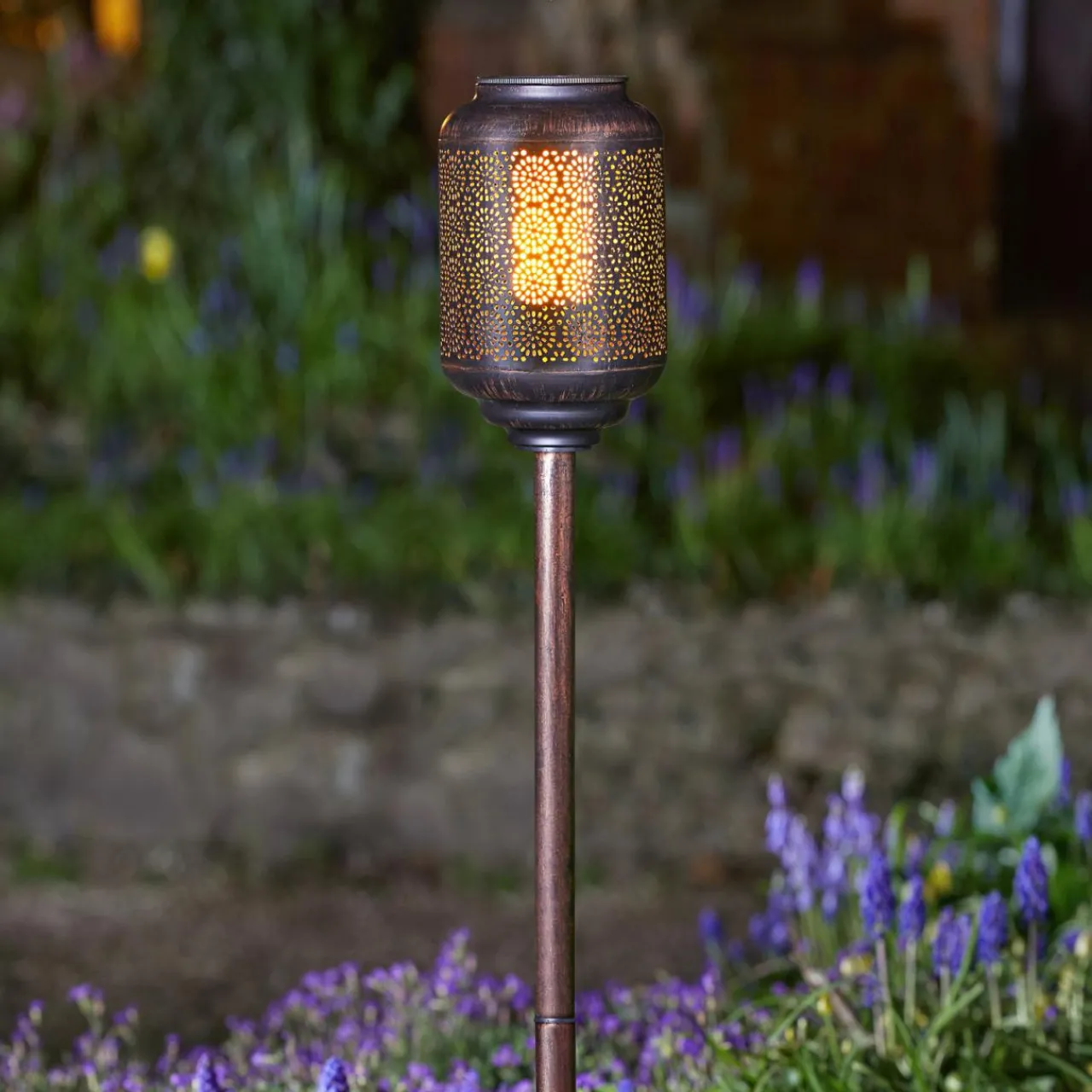 lampe_sur_piquet_solaire_led_tunis_lot_de__0.webp SMART GARDEN Lampe sur piquet solaire LED Tunis, lot de 2^ Lampes Décoratives