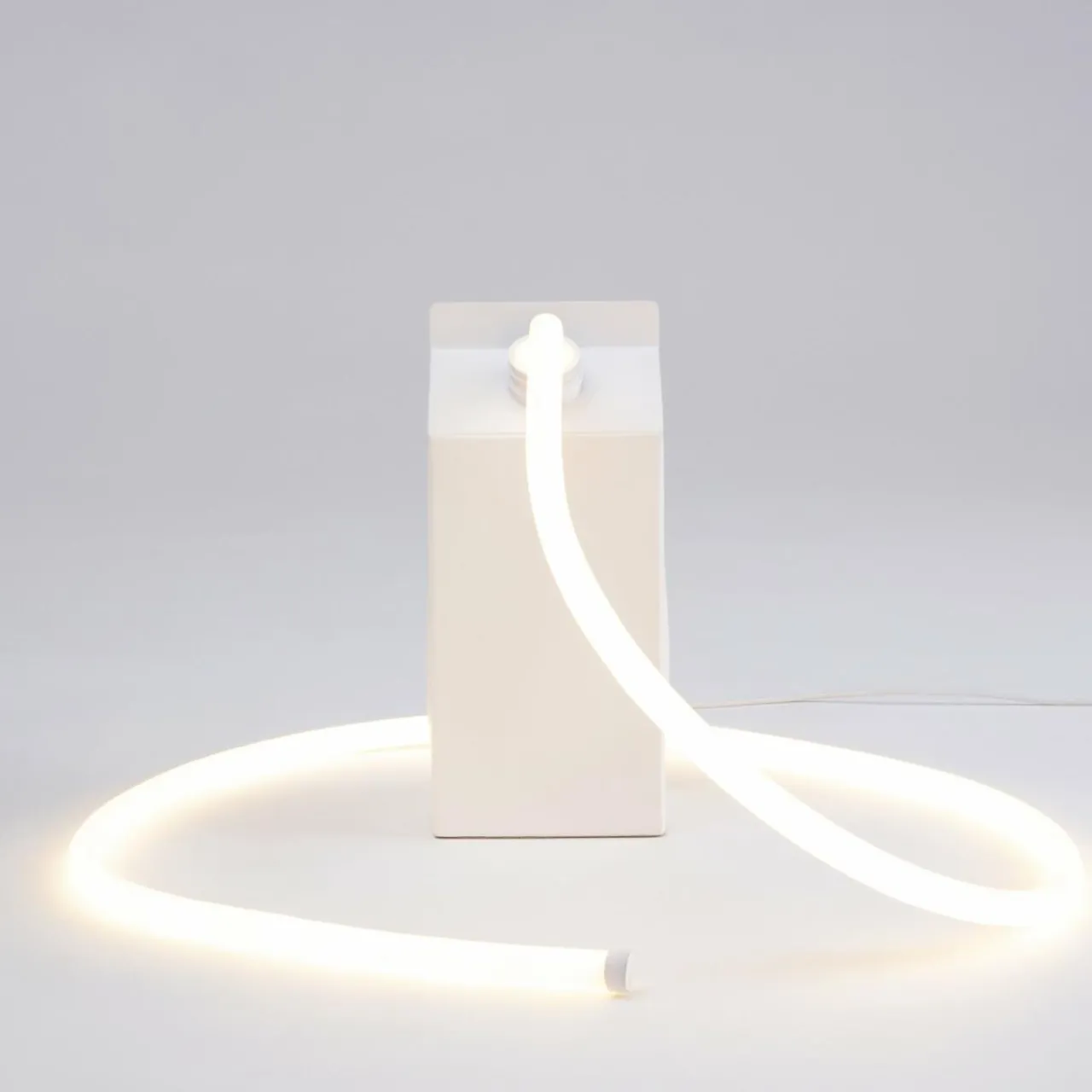 lampe_table_dco_led_daily_glow_pack_de_lait_1.webp SELETTI Lampe table déco LED Daily Glow pack de lait^ Lampes Décoratives