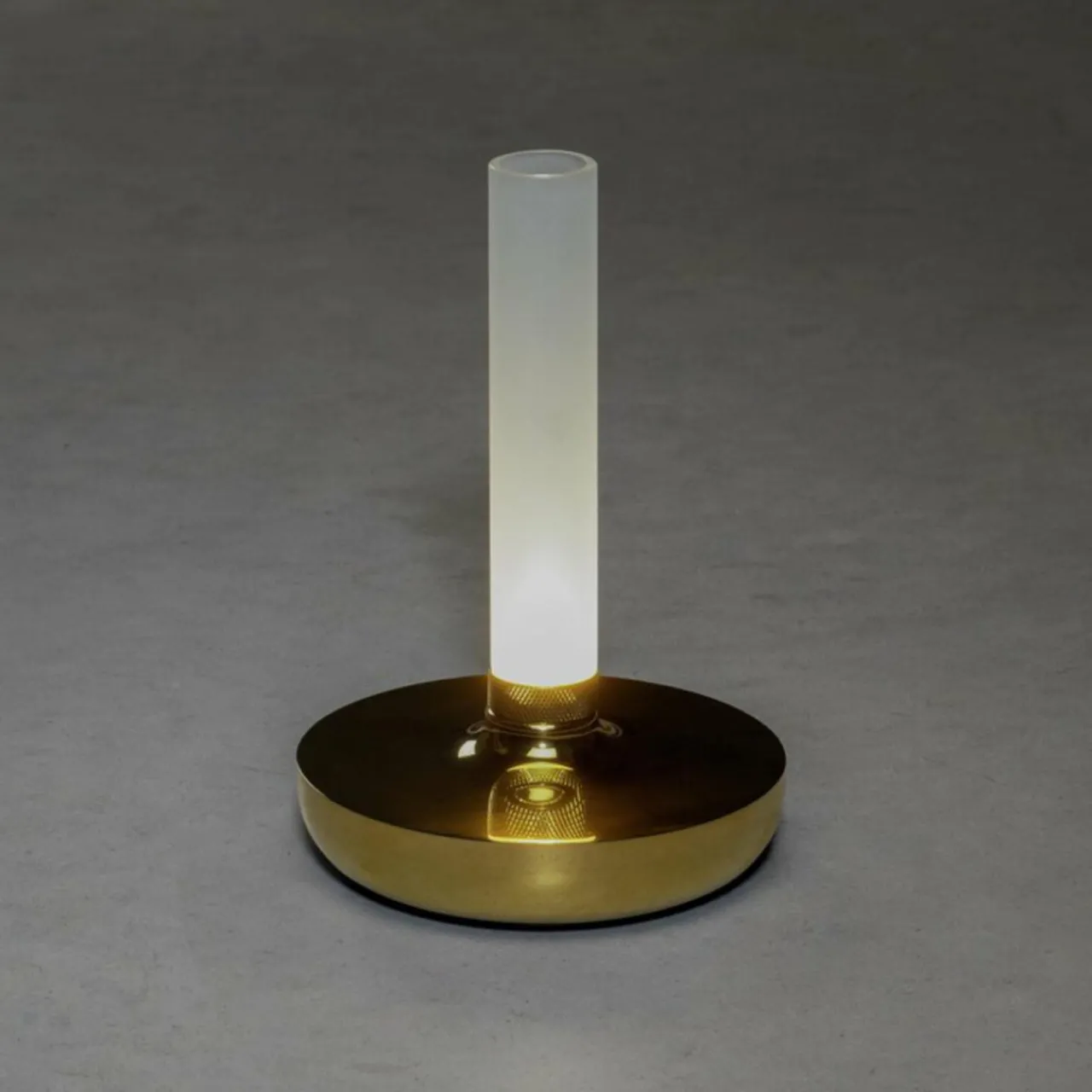 lampe_table_led_biarritz_ip_batterie_cct_dor_0.webp Konstsmide Lampe table LED Biarritz IP54 batterie CCT doré^ Lampes Décoratives