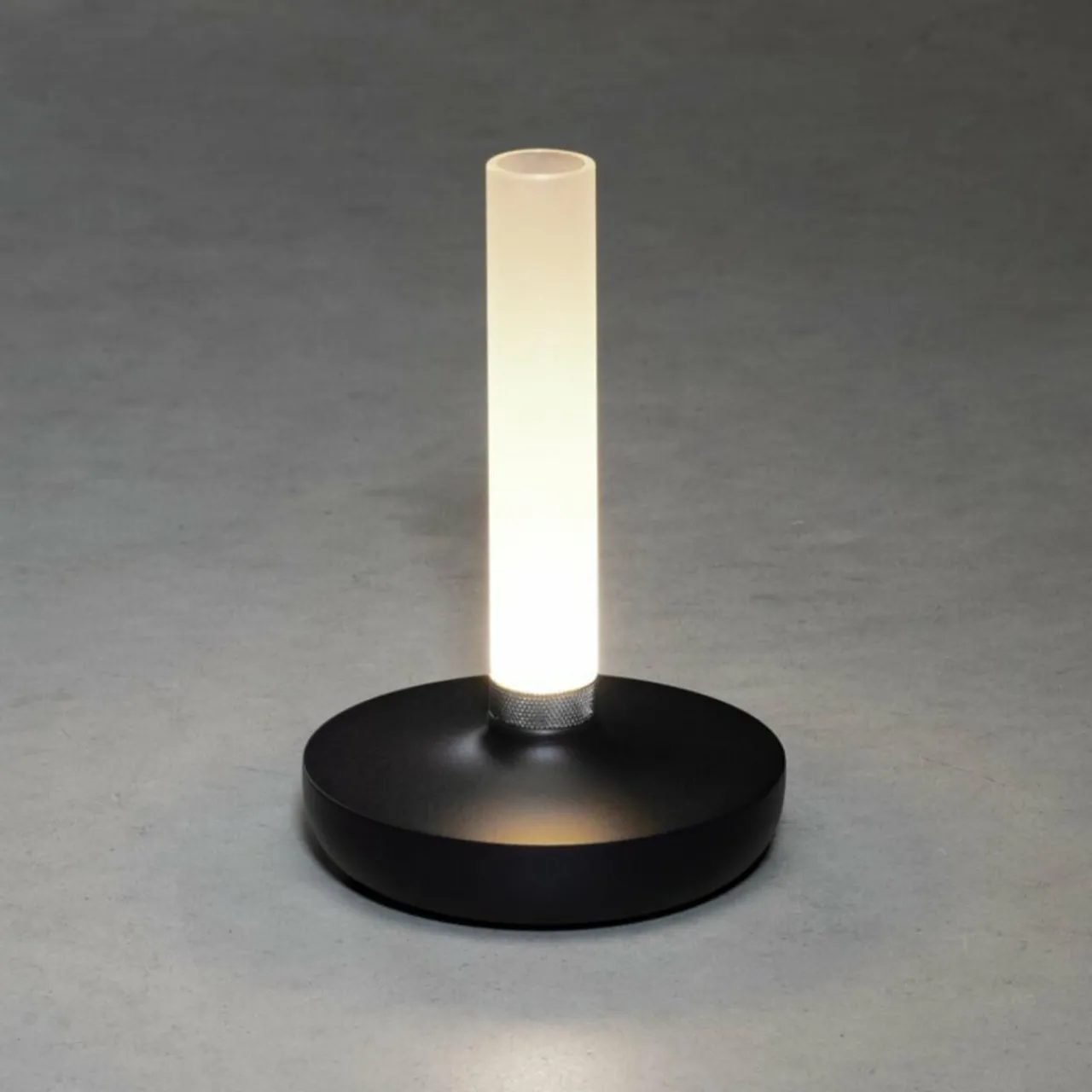 lampe_table_led_biarritz_ip_batterie_cct_noire_4.webp Konstsmide Lampe table LED Biarritz IP54 batterie CCT noire^ Lampes Décoratives