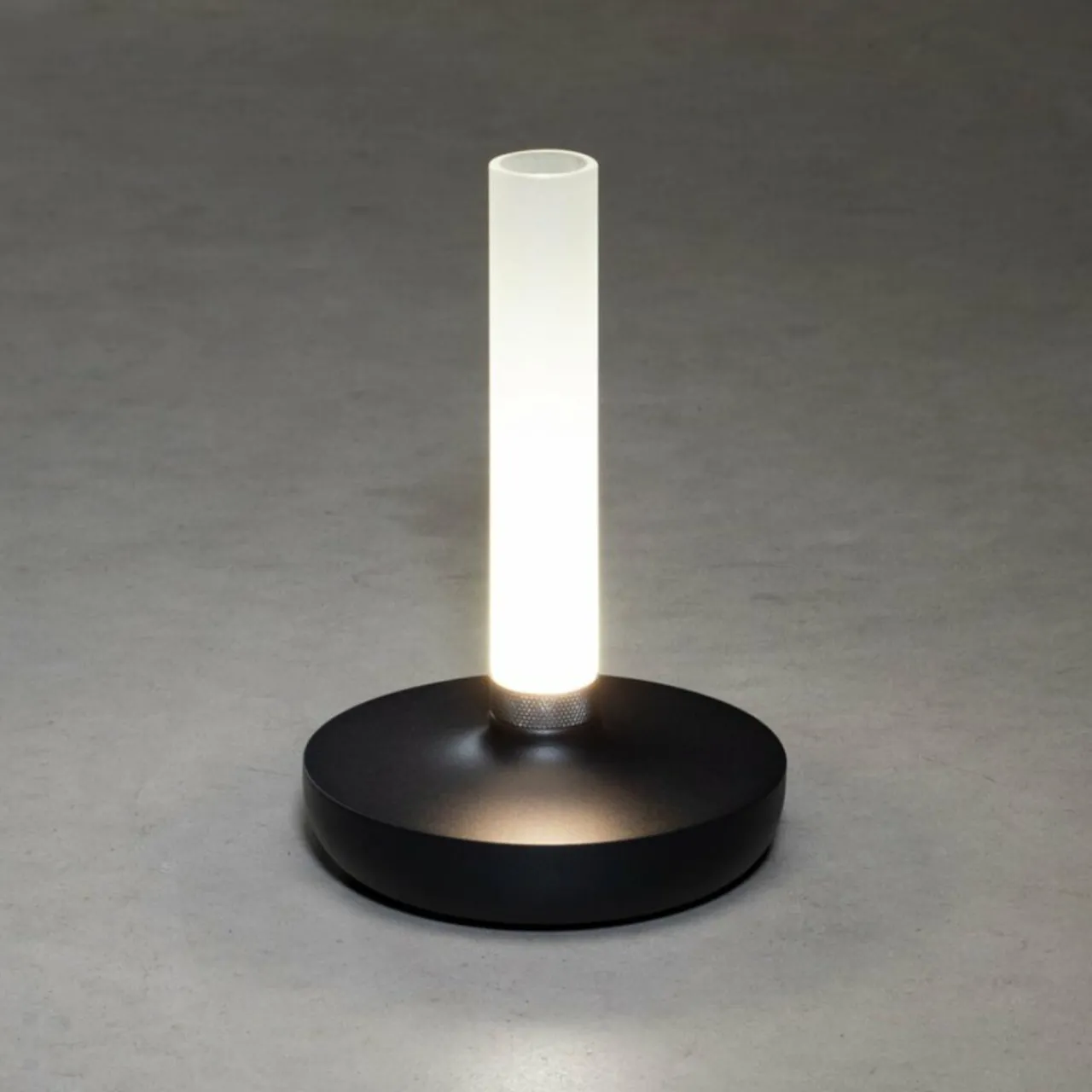 lampe_table_led_biarritz_ip_batterie_cct_noire_5.webp Konstsmide Lampe table LED Biarritz IP54 batterie CCT noire^ Lampes Décoratives