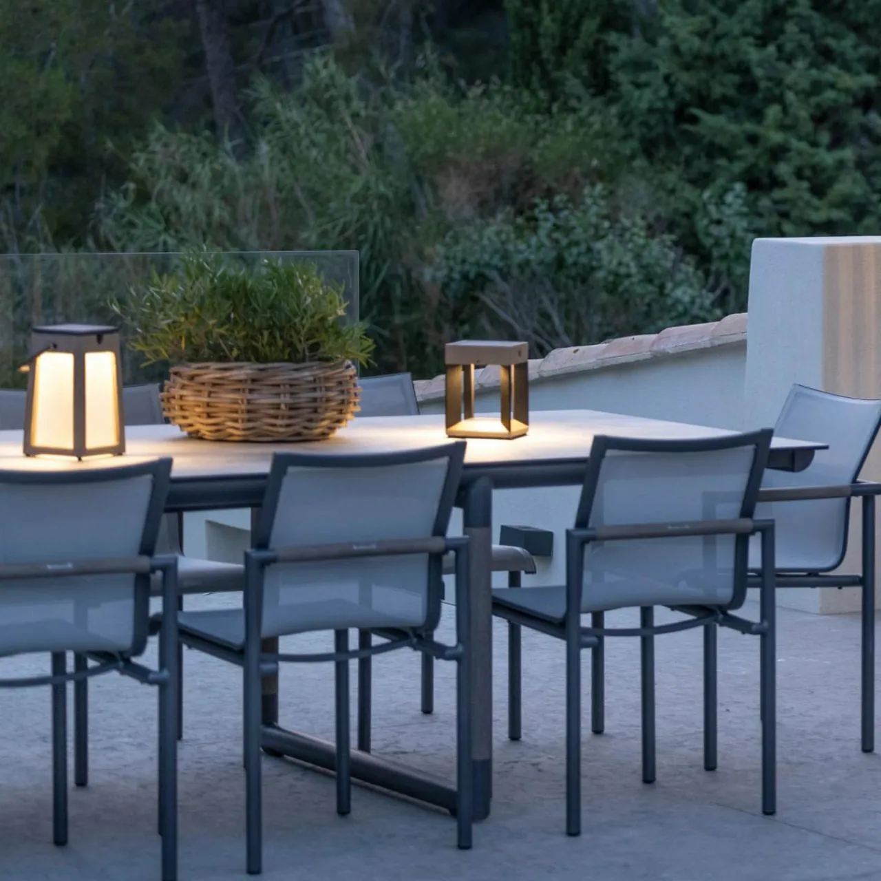 lanterne_solaire_led_tecka_portable_duratek_cm_1.webp Les Jardins Lanterne solaire LED Tecka portable Duratek 25 cm^ Lampes Décoratives