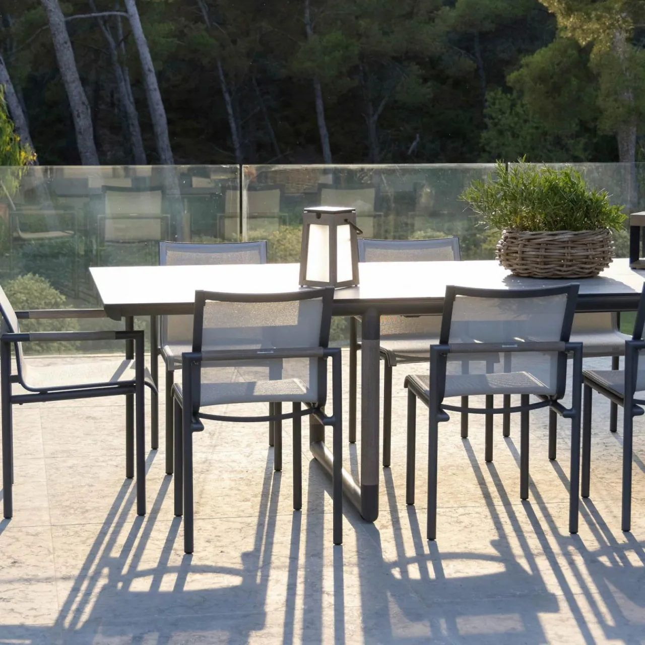 lanterne_solaire_led_tecka_portable_duratek_cm_2.webp Les Jardins Lanterne solaire LED Tecka portable Duratek 25 cm^ Lampes Décoratives