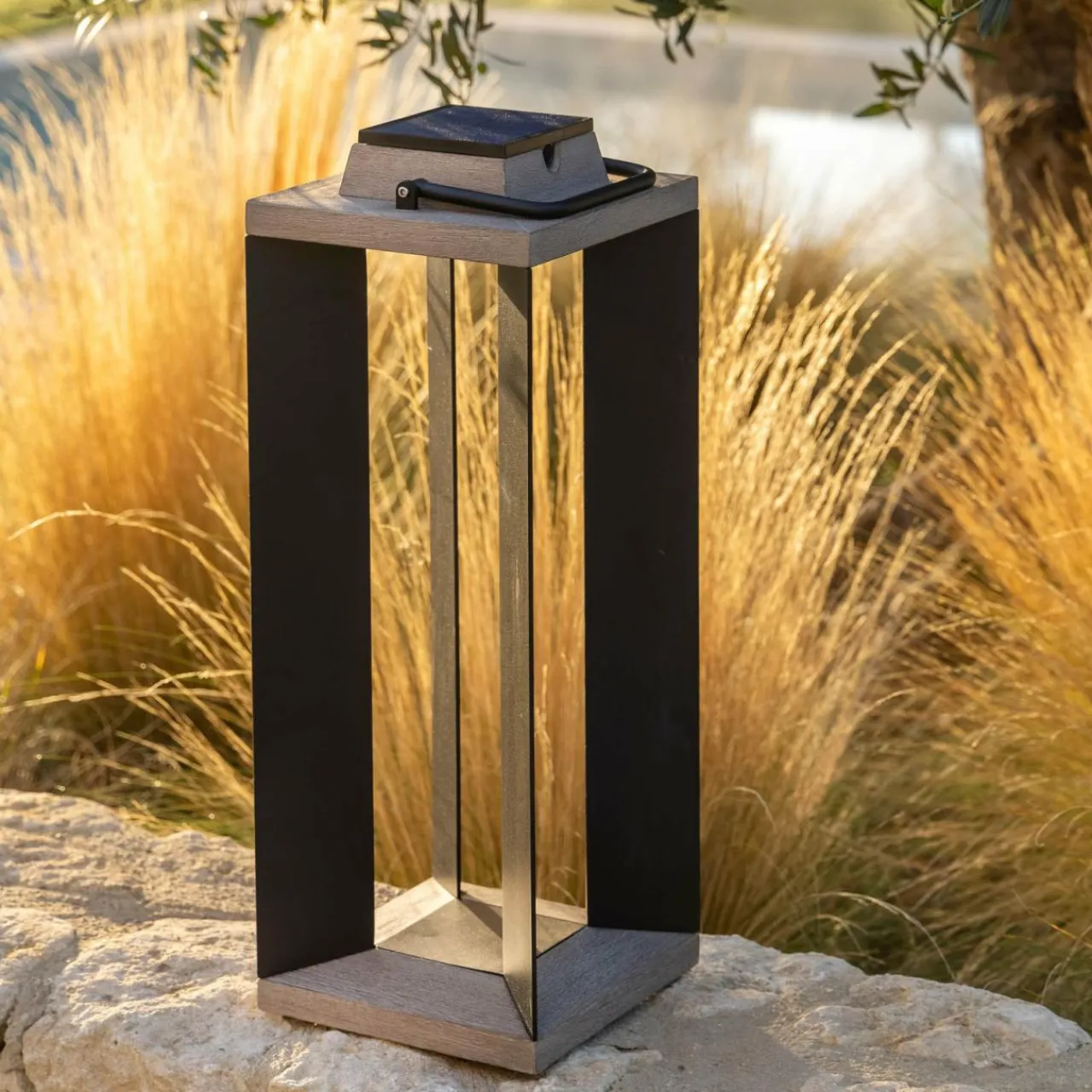 lanterne_solaire_teckalu_duratekalu_noir_cm_0.webp Les Jardins Lanterne solaire Teckalu, Duratek/alu noir 65,5 cm^ Lampes Décoratives