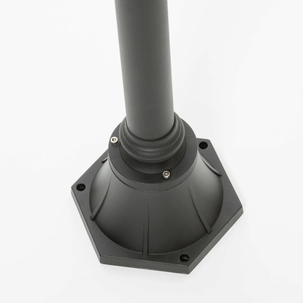 lindby_lampadaire_dextrieur_daphne_noir___lampe_4.webp Lindby lampadaire d'extérieur Daphne, noir, à 1 lampe^ Lampadaires D'Extérieur