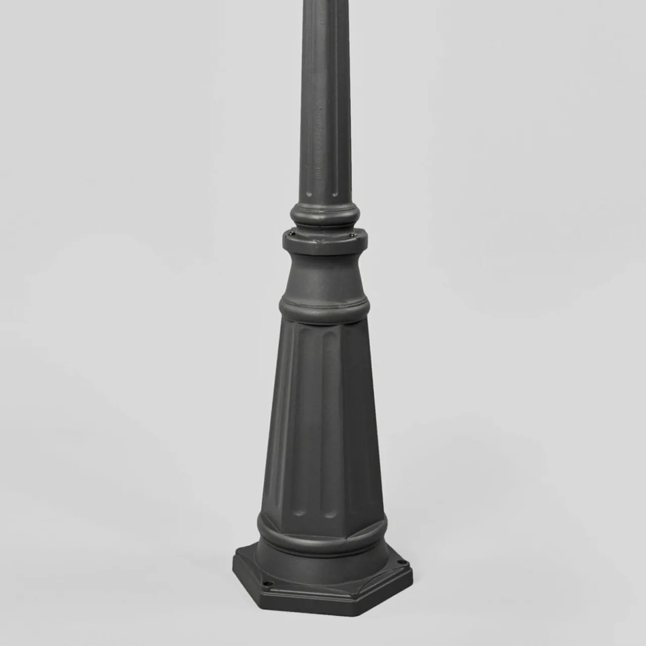 lindby_lampadaire_dextrieur_edana_gris_aluminium__cm_1.webp Lindby lampadaire d'extérieur Edana, gris, aluminium, 211 cm^ Lampadaires D'Extérieur