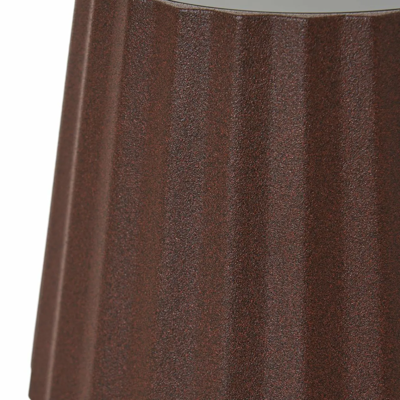 lindby_lampe__poser_led_rechargeable_esali_marron_rainures_aluminium_6.webp Lindby lampe à poser LED rechargeable Esali, marron, rainures, aluminium,^ Lampes Décoratives