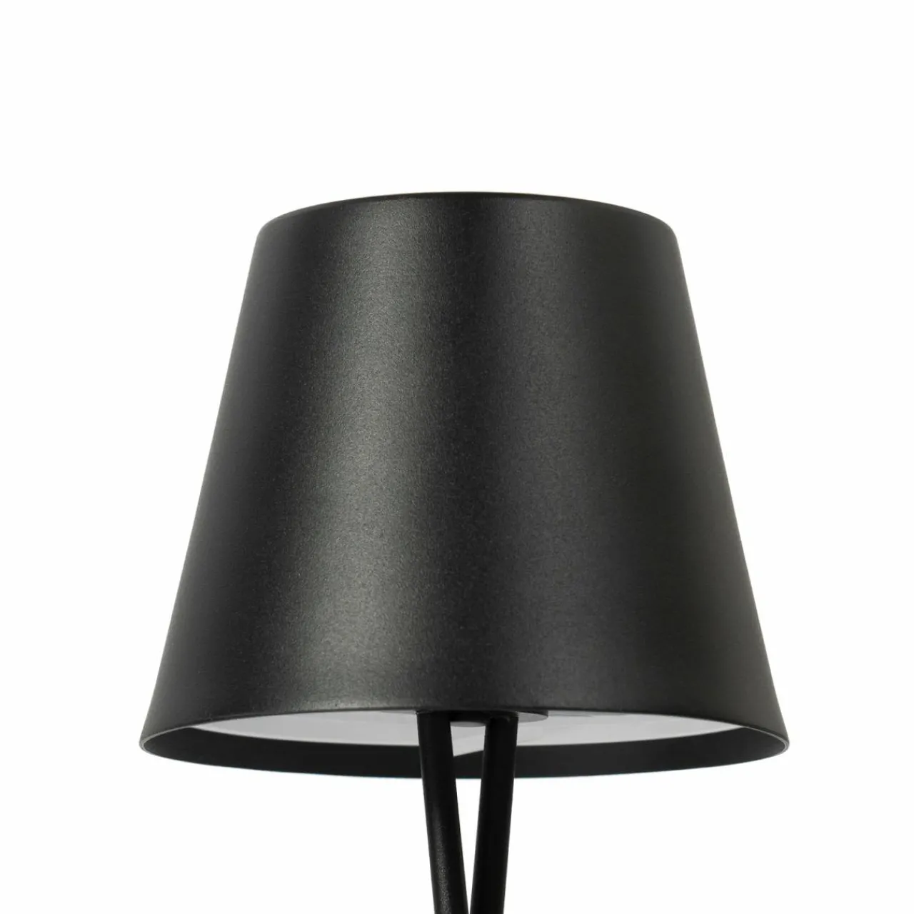 lindby_lampe_de_table_led_rechargeable_janea_cross_noir_mtal_4.webp Lindby lampe de table LED rechargeable Janea CROSS, noir, métal^ Lampes Décoratives