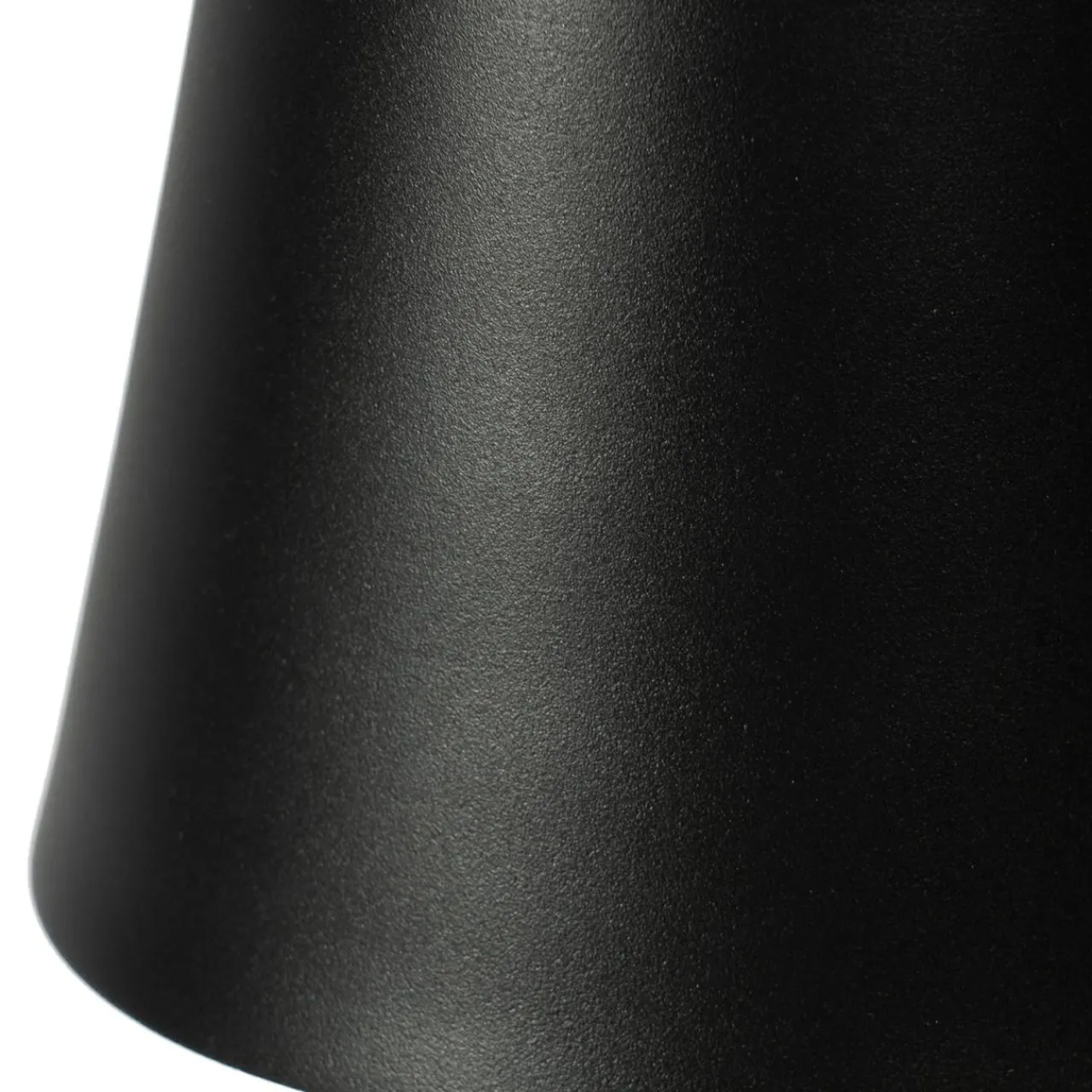 lindby_lampe_de_table_led_rechargeable_janea_cross_noir_mtal_5.webp Lindby lampe de table LED rechargeable Janea CROSS, noir, métal^ Lampes Décoratives