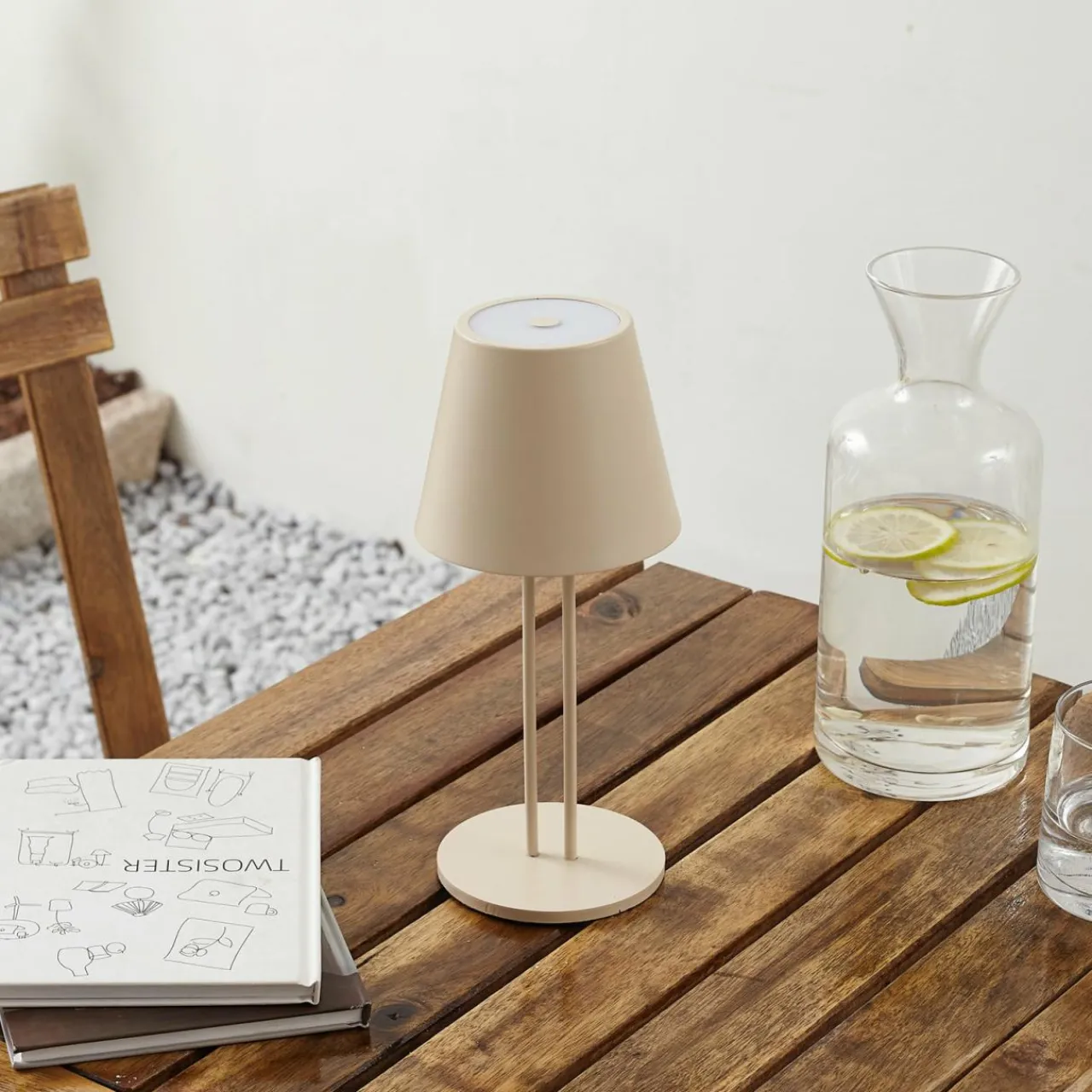lindby_lampe_de_table_led_rechargeable_janea_twin_beige_mtal_0.webp Lindby lampe de table LED rechargeable Janea TWIN, beige, métal^ Lampes Décoratives