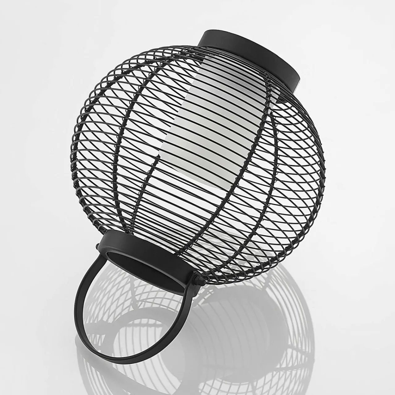 lindby_mairuna_lanterne_solaire_led_noire_cm_5.webp Lindby Mairuna lanterne solaire LED noire, 22,7 cm^ Lampes Décoratives