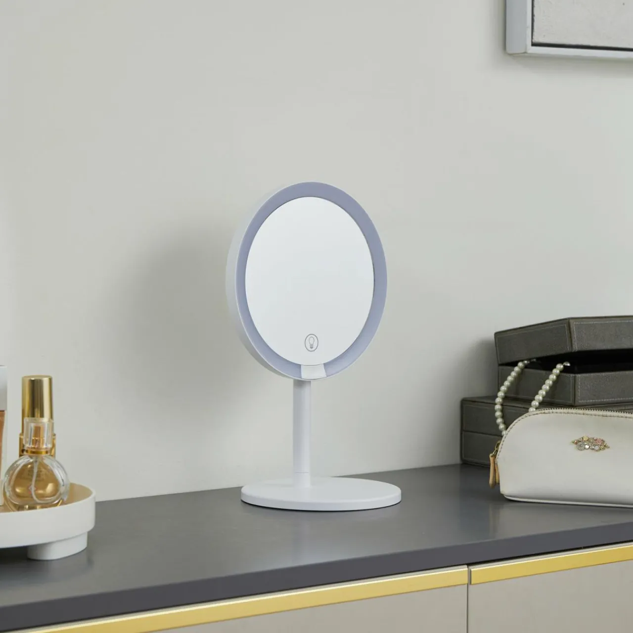 lindby_miroir_led_rechargeable_renki_blanc_plastique_intensit_variable_0.webp Lindby miroir LED rechargeable Renki, blanc, plastique, intensité variable^ Meubles & Aménagements