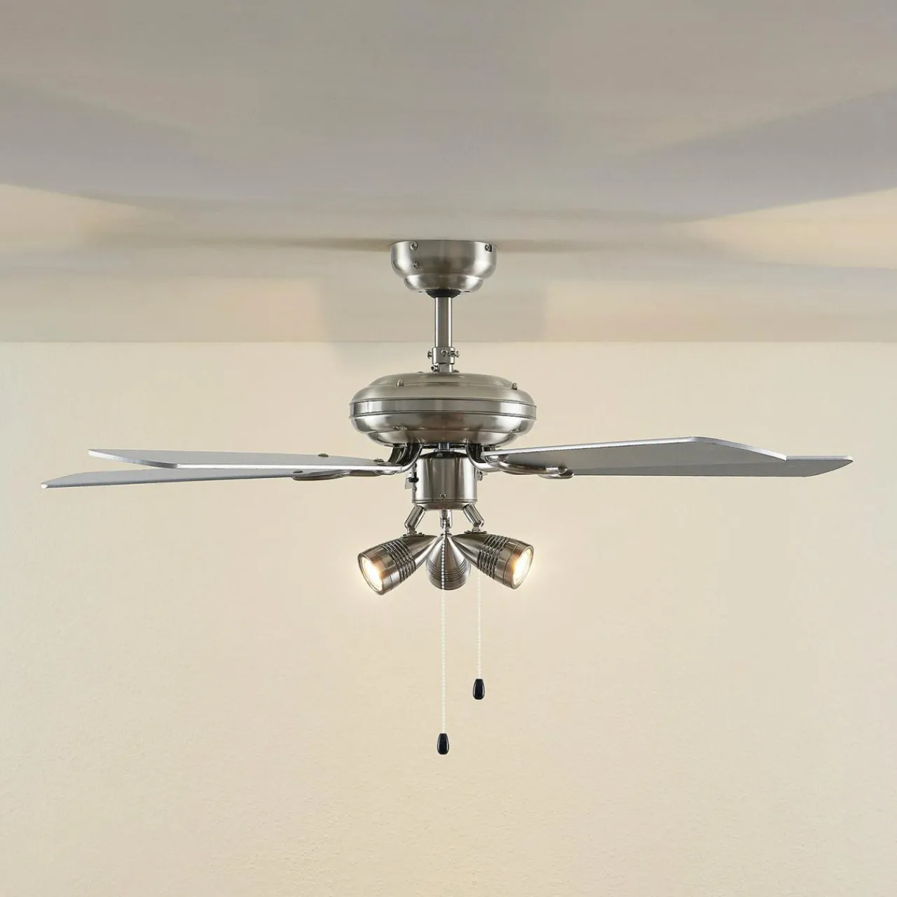 lindby_ventilateur_de_plafond_avec_lumire_anariki_silencieux_argent_2.webp Lindby Ventilateur de plafond avec lumière Anariki, silencieux, argenté^ Ventilateurs