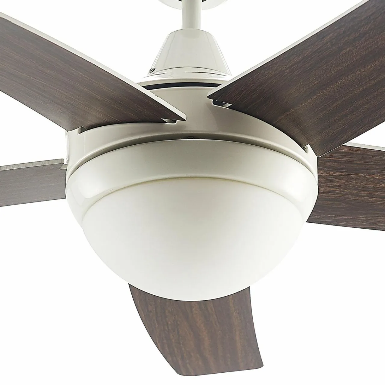 lindby_ventilateur_de_plafond_avec_lumire_auraya_silencieux_blanc_cm_3.webp Lindby Ventilateur de plafond avec lumière Auraya, silencieux, blanc, 130cm^ Ventilateurs