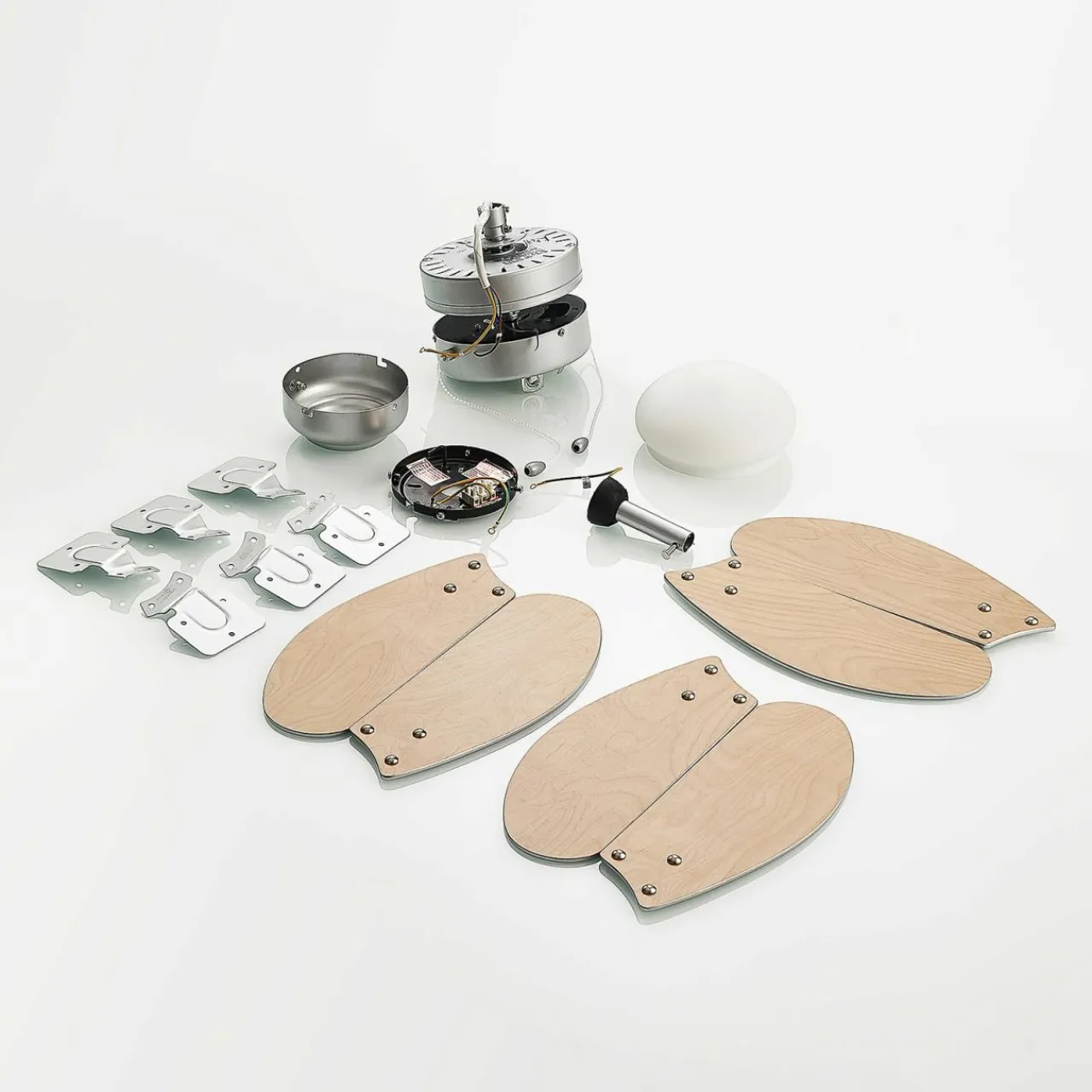 lindby_ventilateur_de_plafond_avec_lumire_minja_argent_silencieux_cm_6.webp Lindby Ventilateur de plafond avec lumière Minja, argenté, silencieux, 78cm^ Ventilateurs