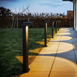 LOOM DESIGN Borne lumineuse LED Arn, corten, hauteur 70 cm, aluminium^ Bornes Éclairage Extérieur