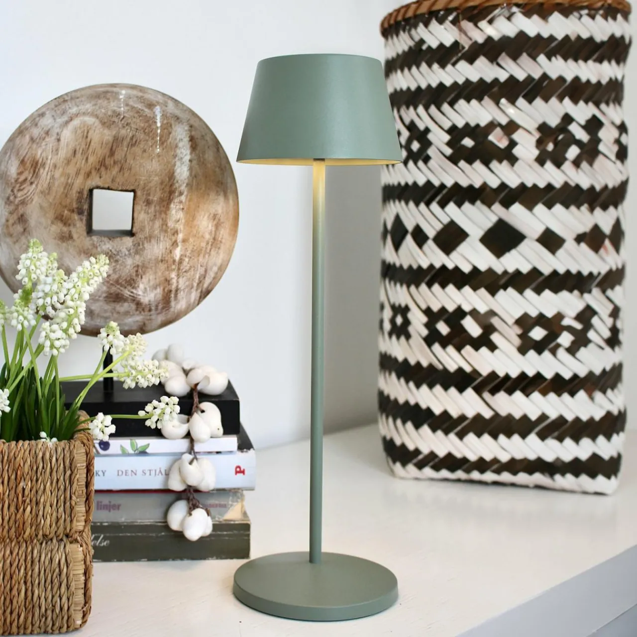 loom_design_modi_luminaire_de_terrasse_vertgris_0.webp LOOM DESIGN Modi luminaire de terrasse, vert-gris^ Lampes Décoratives