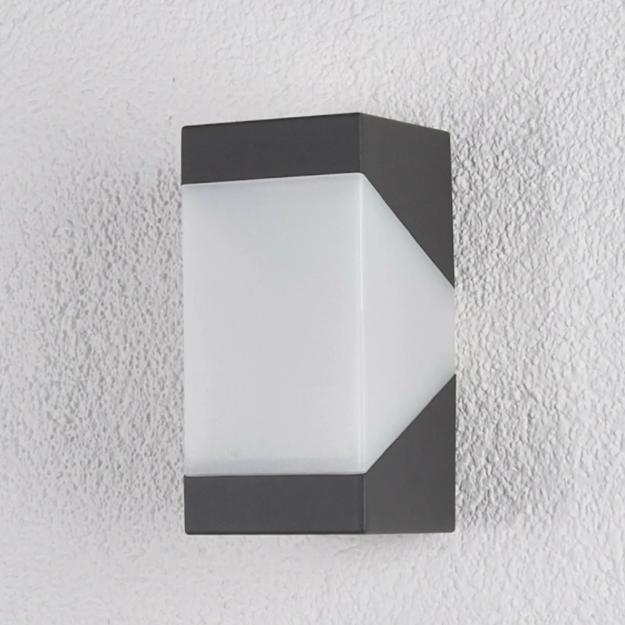 lucande_applique_dextrieur_kiran_gris_graphite_aluminium__cm_4.webp Lucande applique d'extérieur Kiran, gris graphite, aluminium, 20 cm^ Appliques Murales Extérieures