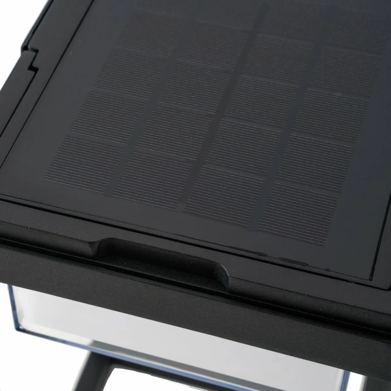 lucande_lampe_de_table_solaire__led_tilena_angulaire_noire_intensit_4.webp Lucande Lampe de table solaire à LED Tilena, angulaire, noire, intensité^ Lampes Décoratives