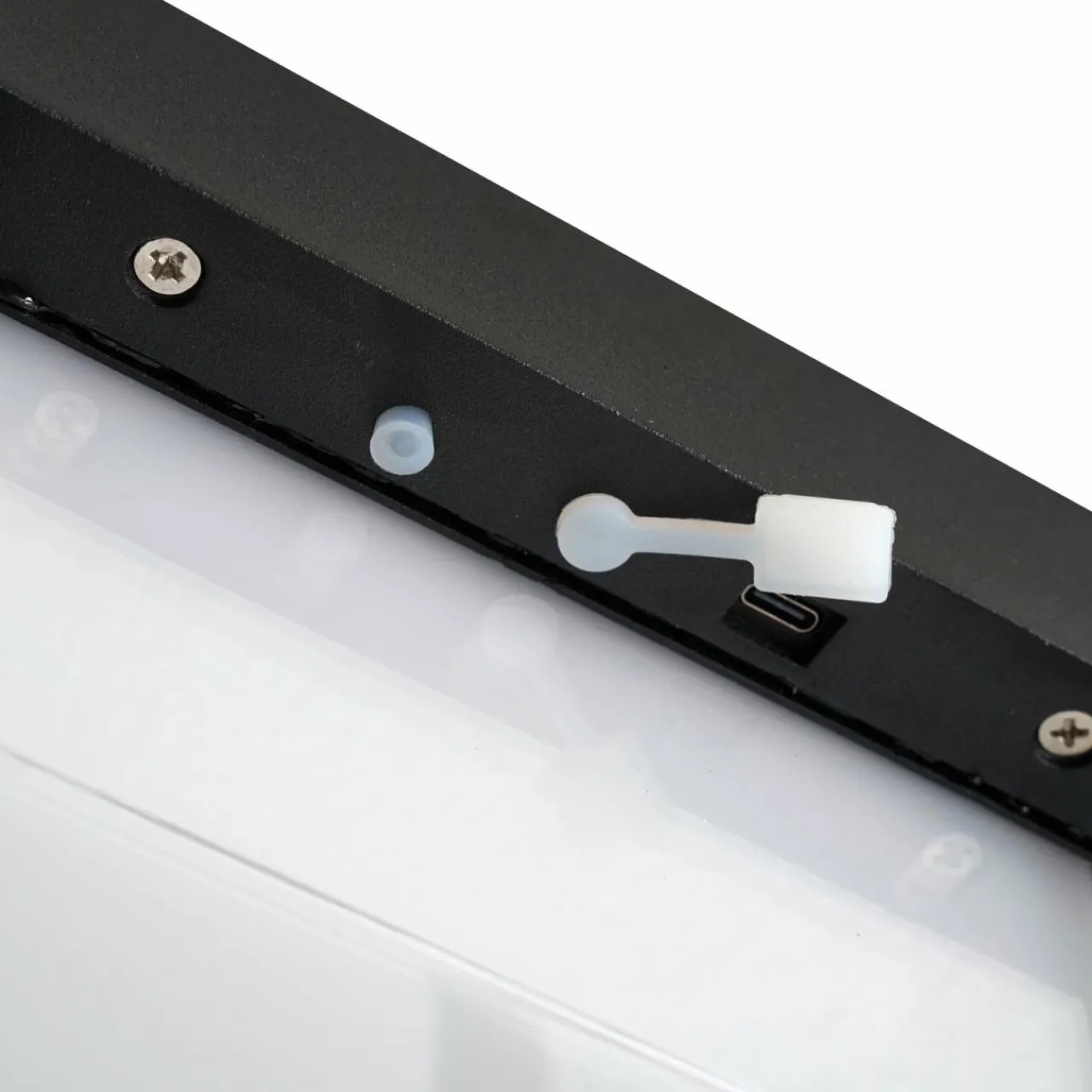 lucande_lampe_de_table_solaire__led_tilena_angulaire_noire_intensit_5.webp Lucande Lampe de table solaire à LED Tilena, angulaire, noire, intensité^ Lampes Décoratives