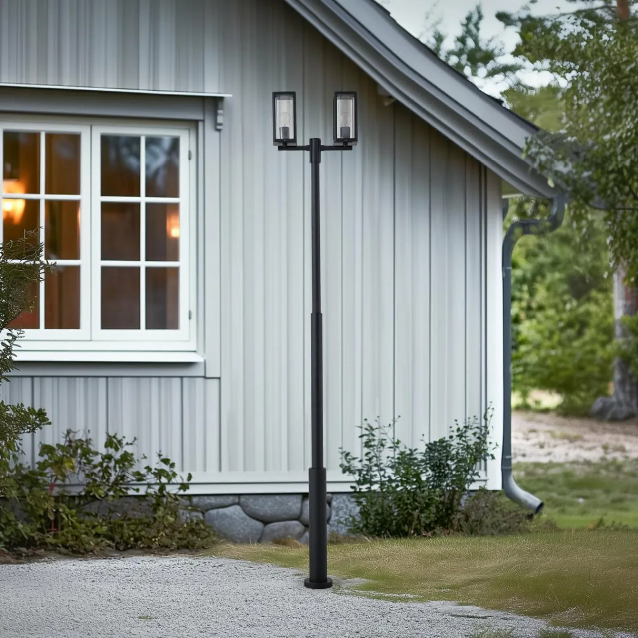 lucande_luminaire_dextrieur_siveta__cm___lampes_noir_alu_0.webp Lucande luminaire d'extérieur Siveta, 240 cm, à 2 lampes, noir, alu^ Lampadaires D'Extérieur
