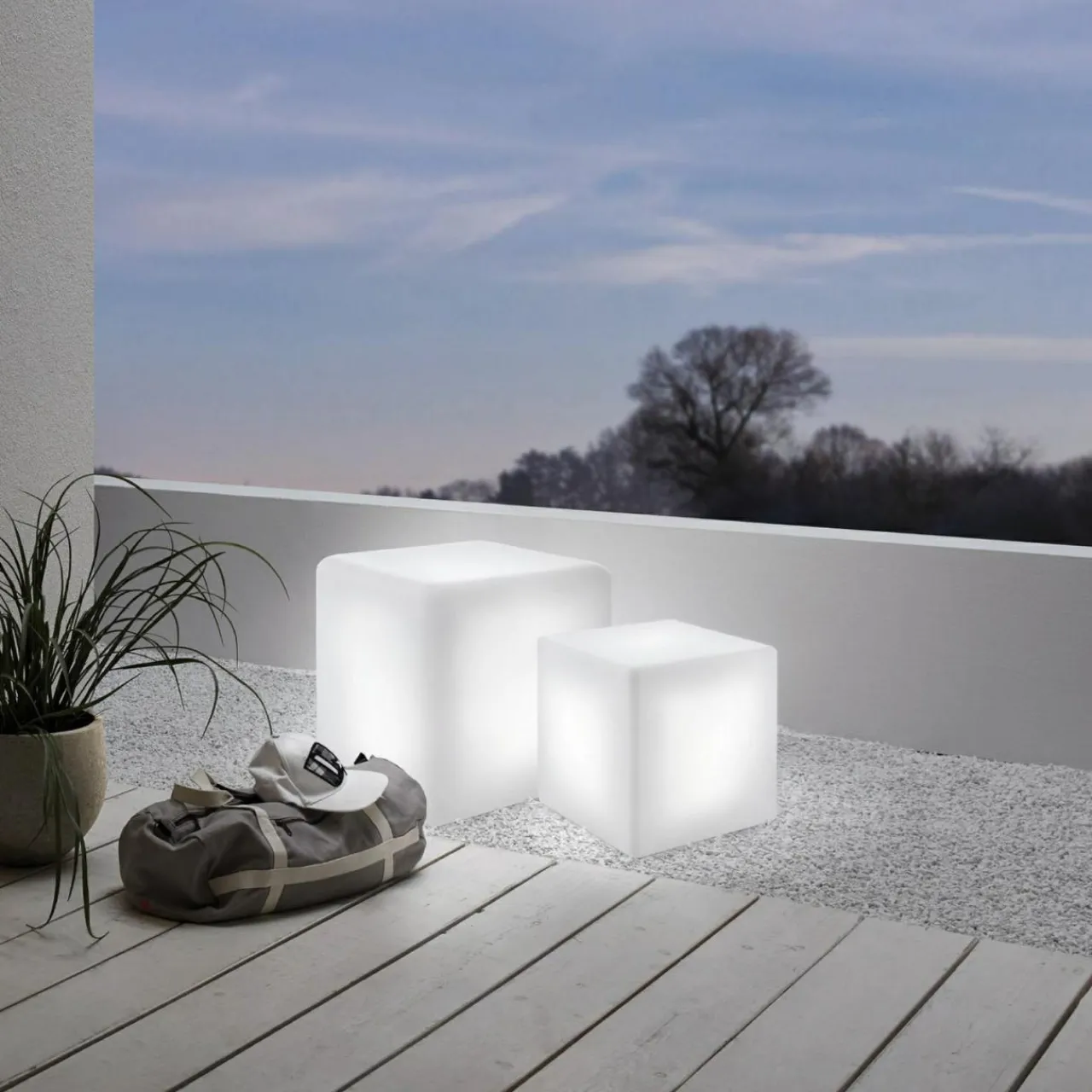 luminaire_dextrieur_bottona_cube_e_blanc__x_cm_1.webp EGLO Luminaire d'extérieur Bottona cube E27 blanc, 40 x 40cm^ Lampes Décoratives