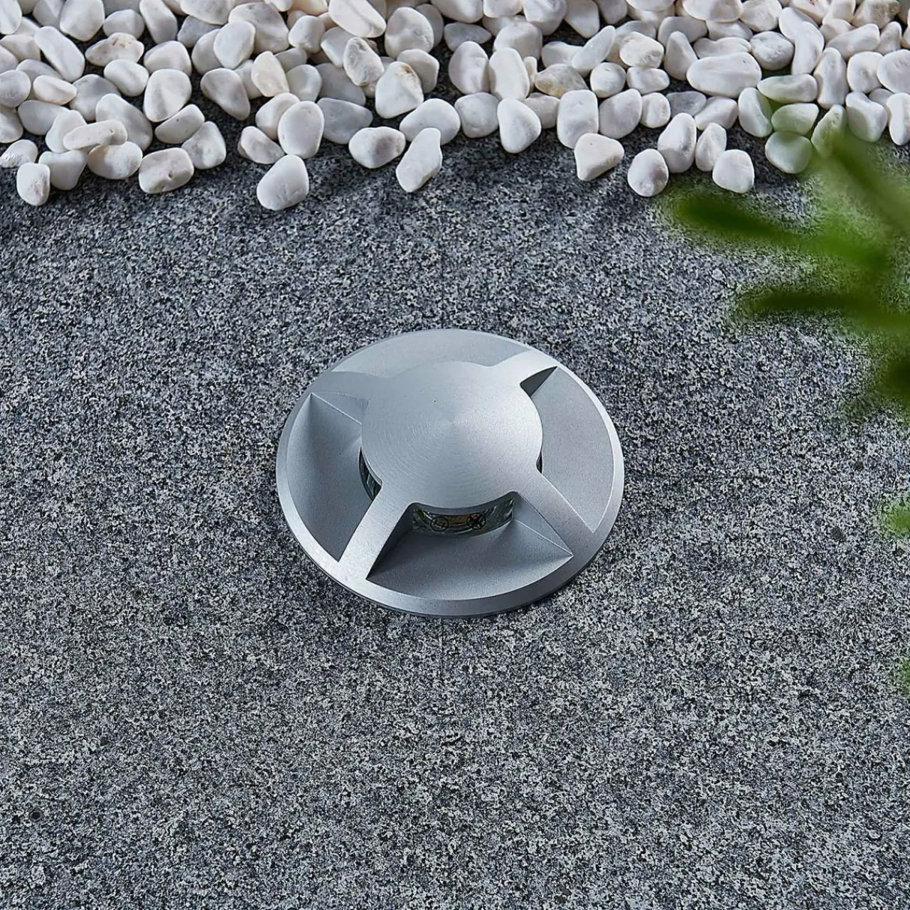luminaire_encastr_dans_le_sol_milara___lampes_aluminium_0.webp Lucande Luminaire encastré dans le sol Milara, à 4 lampes, aluminium^ Spots Encastrés Dans Le Sol D'Extérieur
