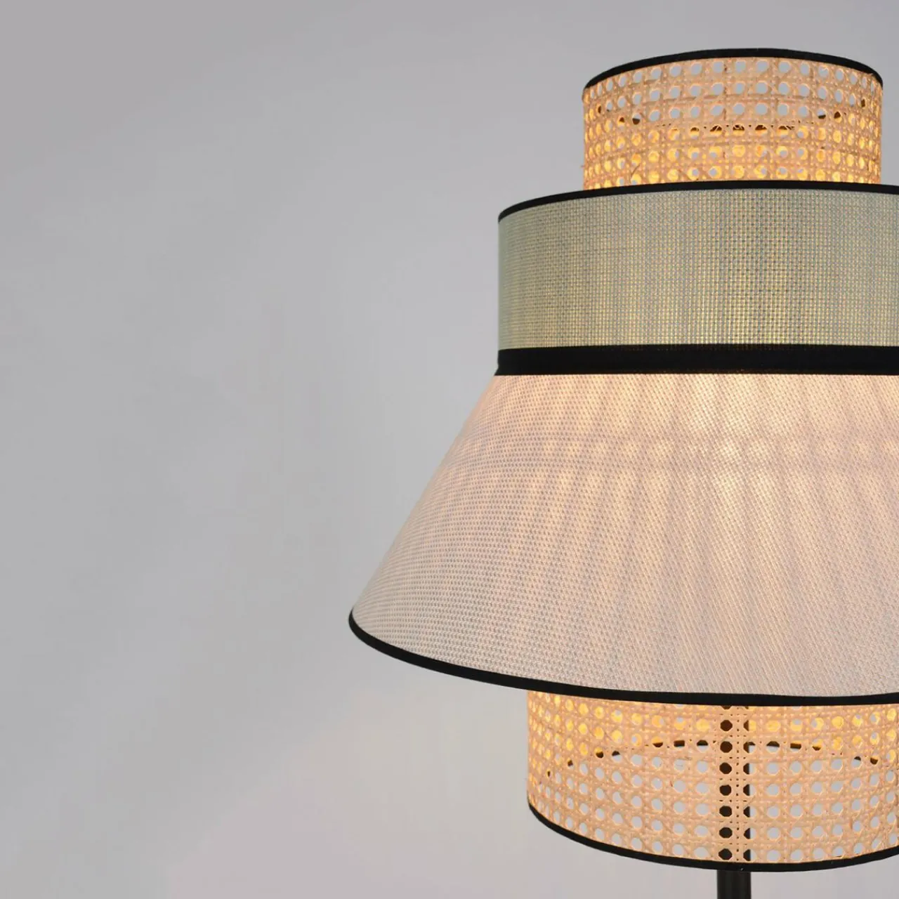 market_set_singapour_lampadaire_sablealgue_0.webp MARKET SET Singapour lampadaire, sable/algue^ Luminaires De Terrasse