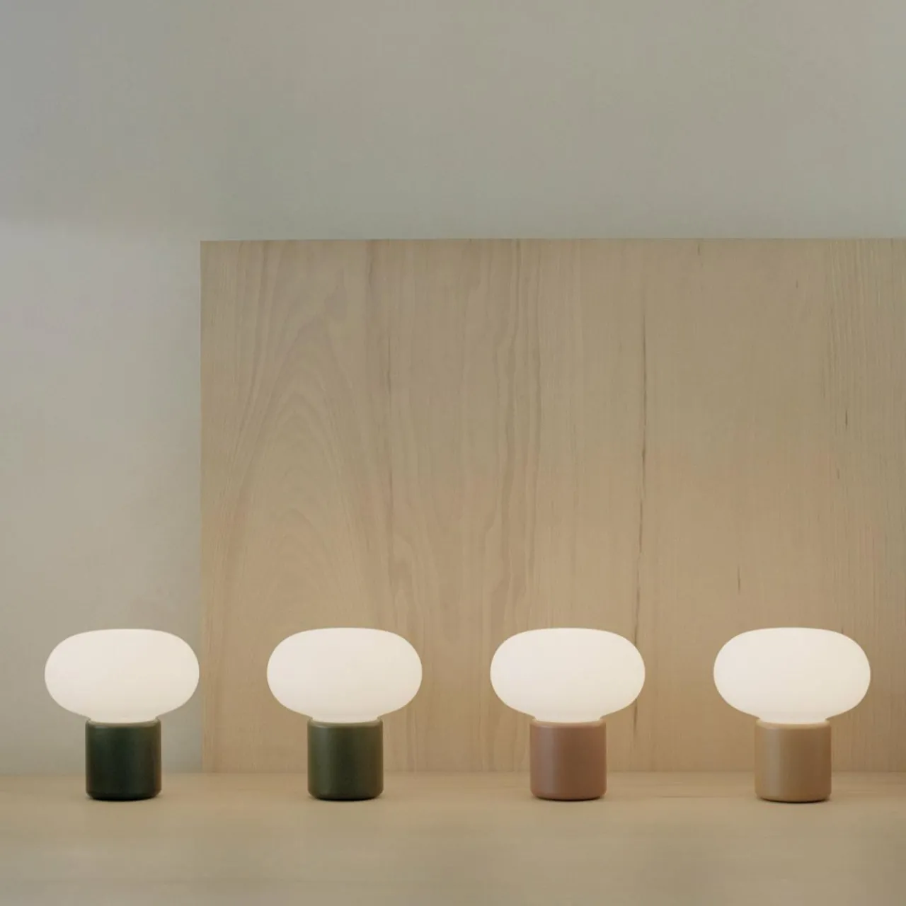 new_works_luminaire_rechargeable_karljohan_forest_green_ip_3.webp New Works luminaire rechargeable Karl-Johan, forest green, IP65^ Lampes Décoratives