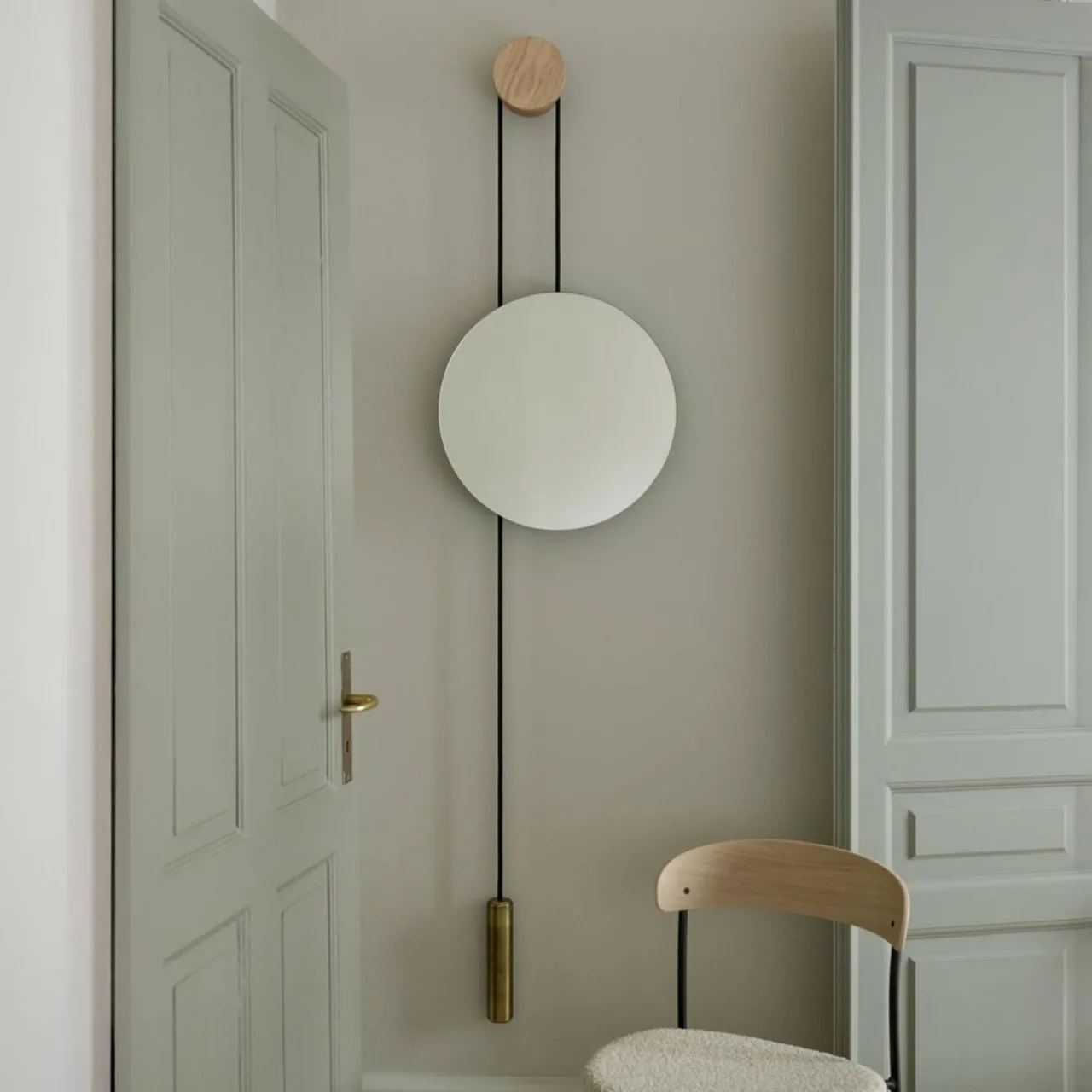 new_works_miroir_rise_and_shine_laiton___cm_verre_0.webp New Works miroir Rise and Shine, laiton, Ø 45 cm, verre^ Meubles & Aménagements