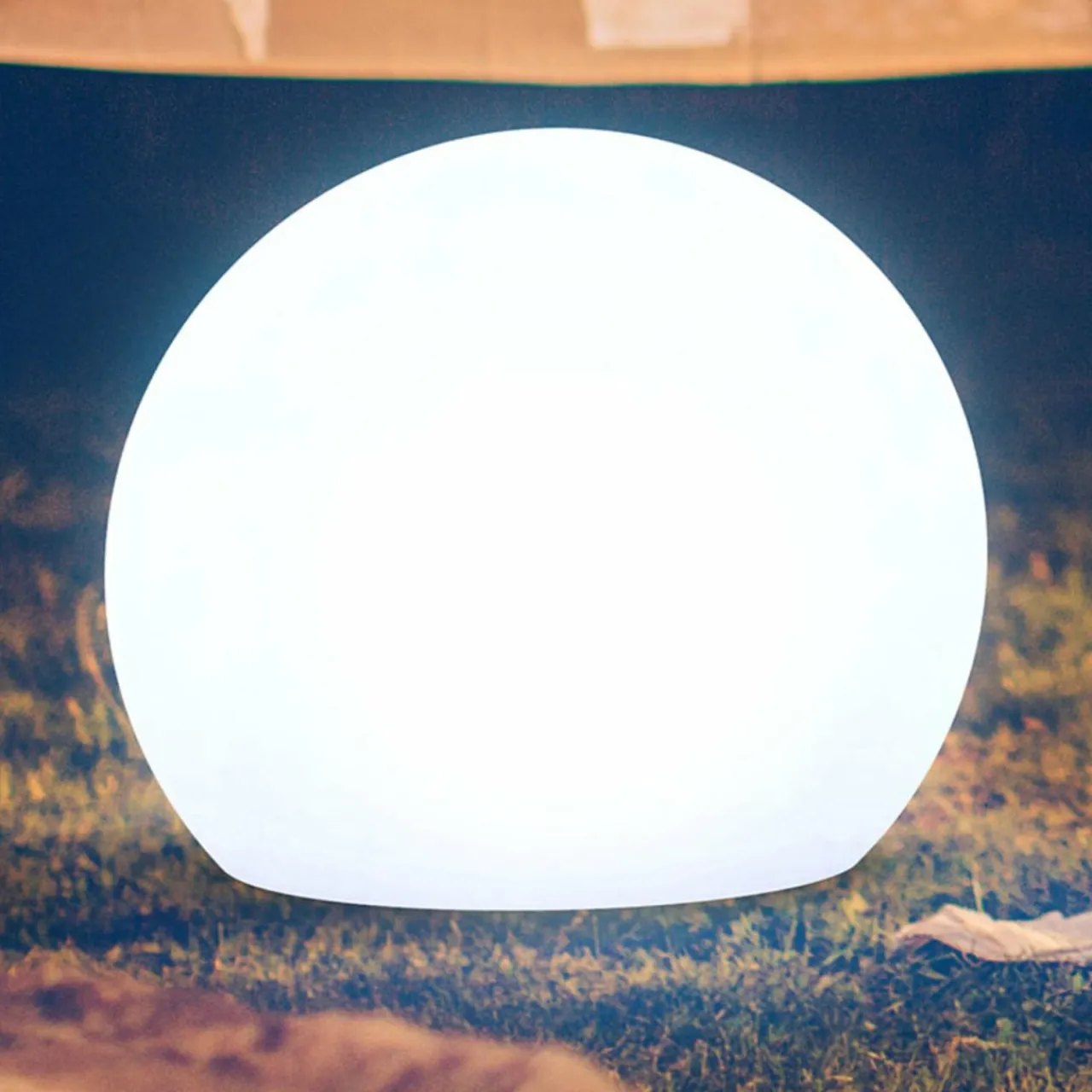 newgarden_buly_lampe_de_sol_boule___cm_1-2.webp Newgarden Buly lampe de sol boule, Ø 60 cm^ Lampes Décoratives