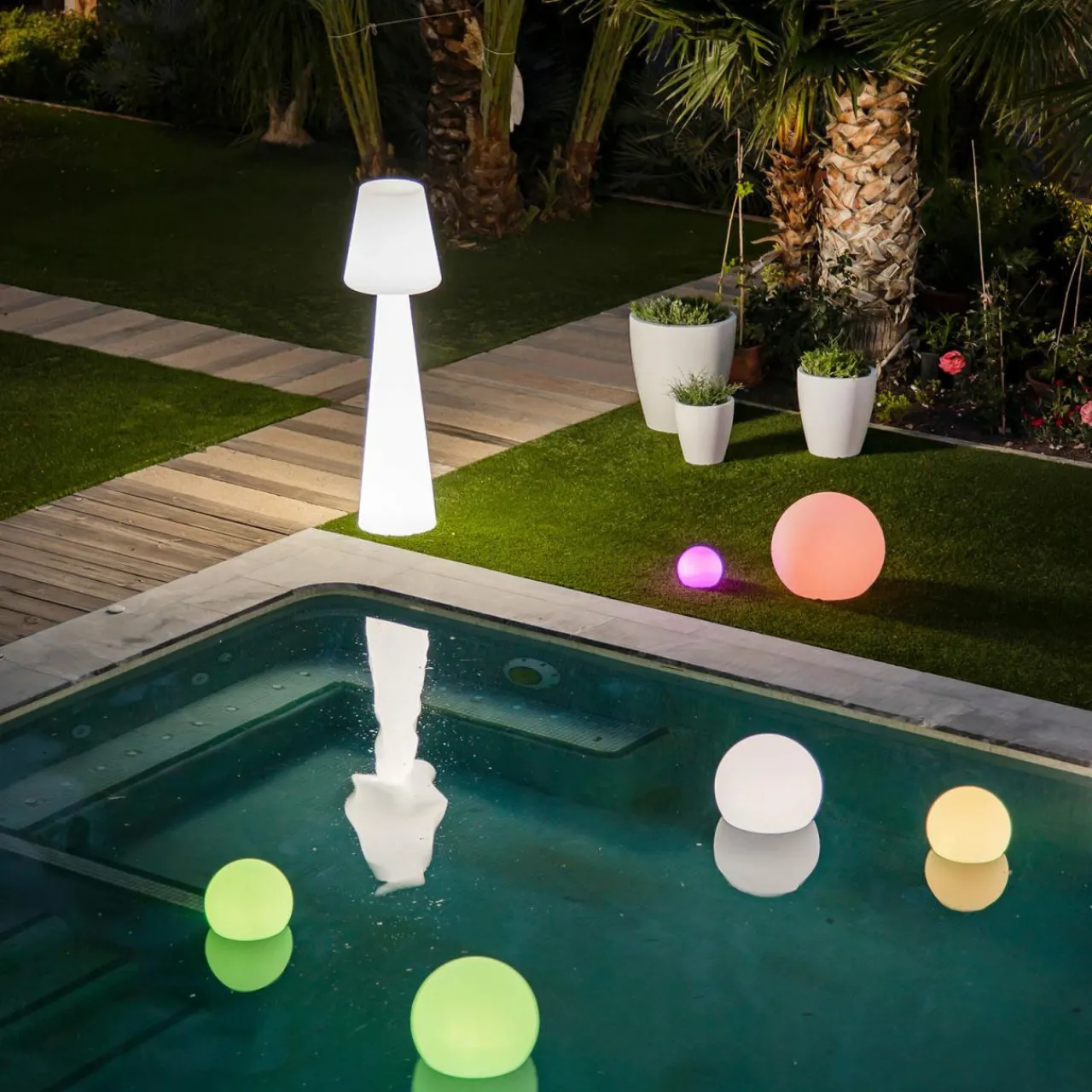 newgarden_buly_lampe_solaire_led_boule_ip__cm_2.webp Newgarden Buly Lampe solaire LED Boule IP65, Ø 50cm^ Lampes Décoratives