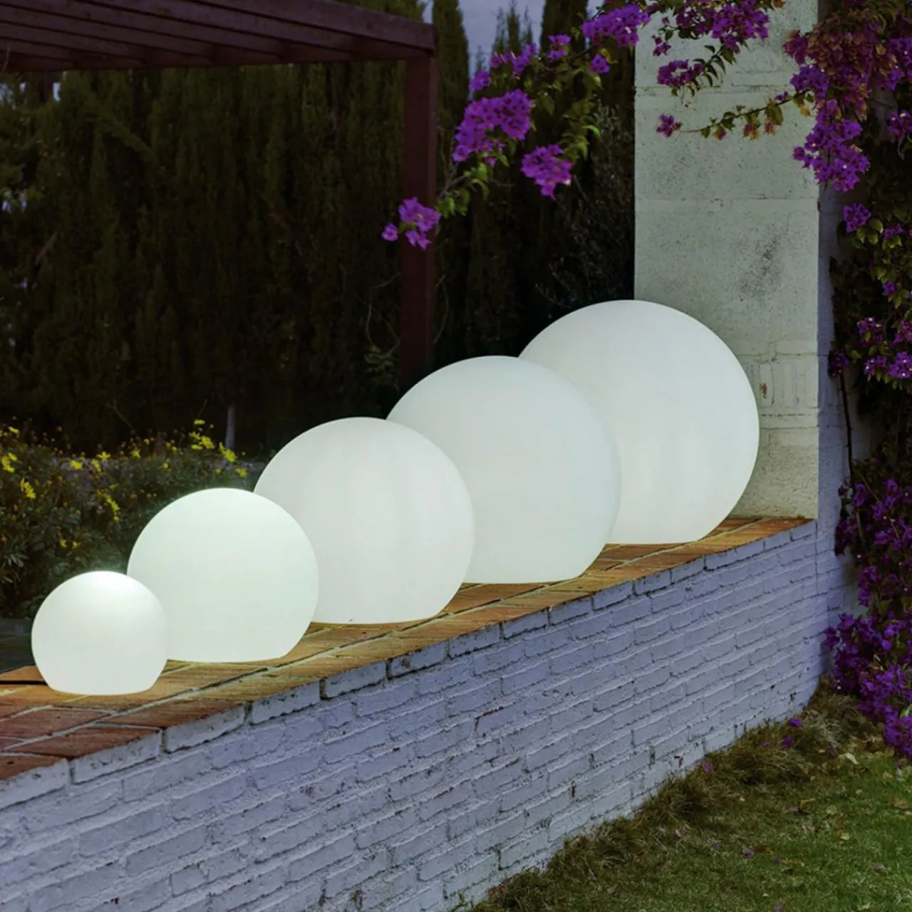 newgarden_buly_lampe_solaire_led_boule_ip__cm_5-1.webp Newgarden Buly Lampe solaire LED Boule IP65, Ø 60cm^ Lampes Décoratives