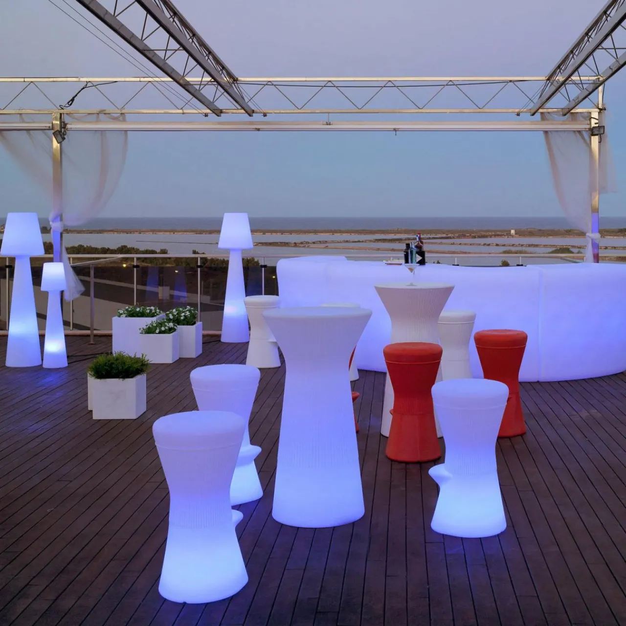newgarden_corfu_tabouret_bar_led_solairebatterie_0.webp Newgarden Corfu tabouret bar LED, solaire+batterie^ Meubles & Aménagements