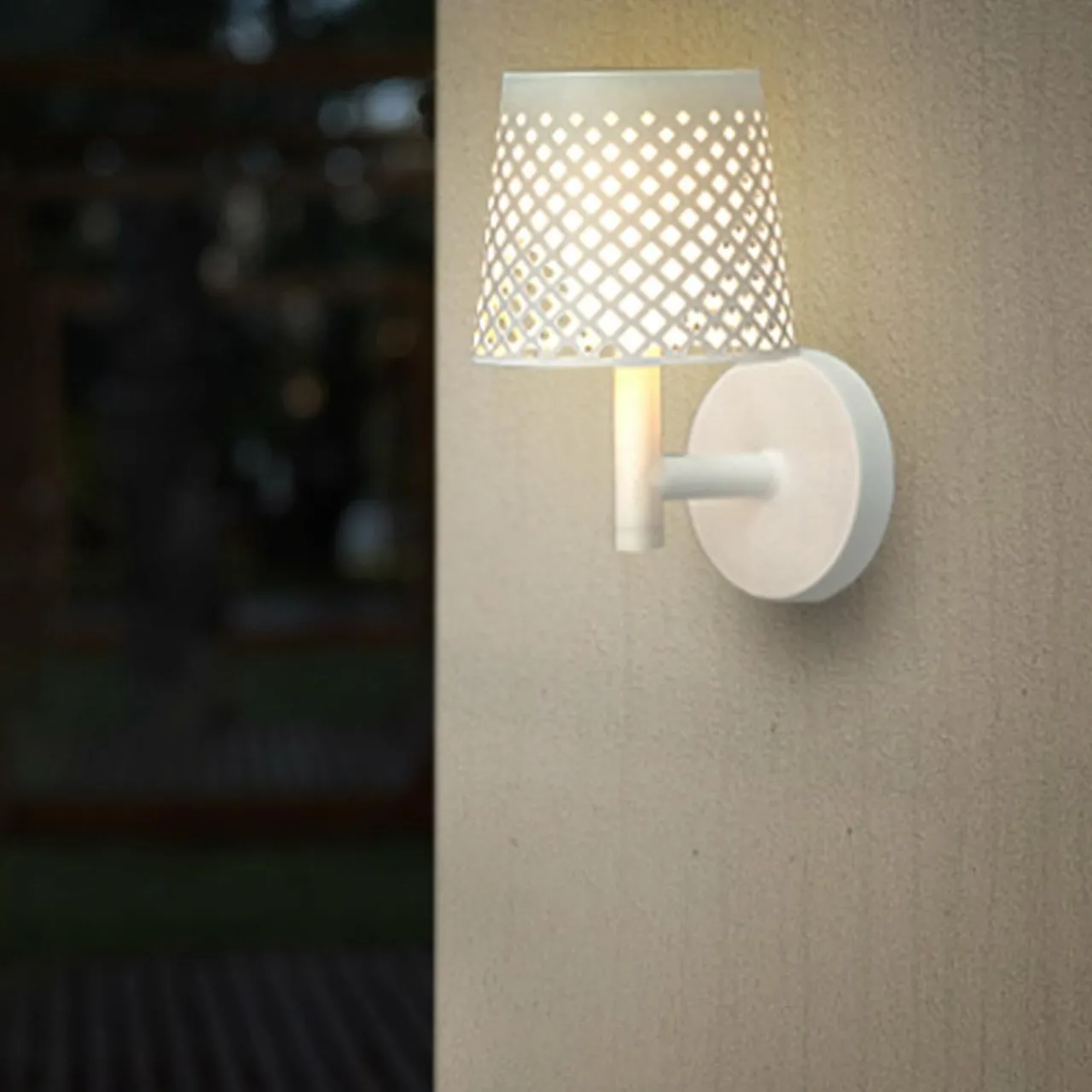 newgarden_greta_lampe_solaire_led_blanche_1.webp Newgarden Greta lampe solaire LED, blanche^ Lampes Décoratives