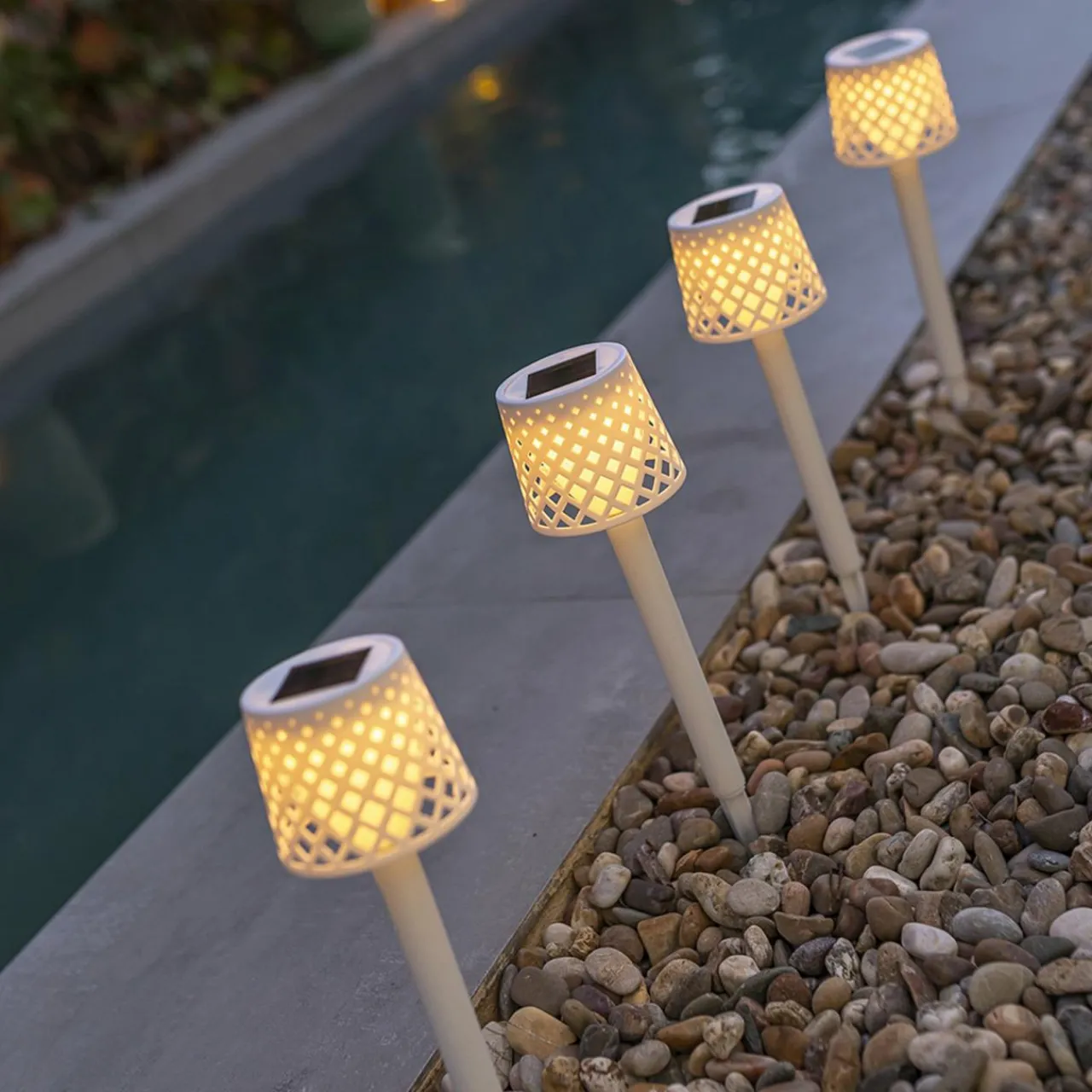 newgarden_lampe_solaire_led_gretita_blanc_piquet_de_terre_set_de__1.webp Newgarden lampe solaire LED Gretita, blanc, piquet de terre, set de 4^ Lampes Décoratives