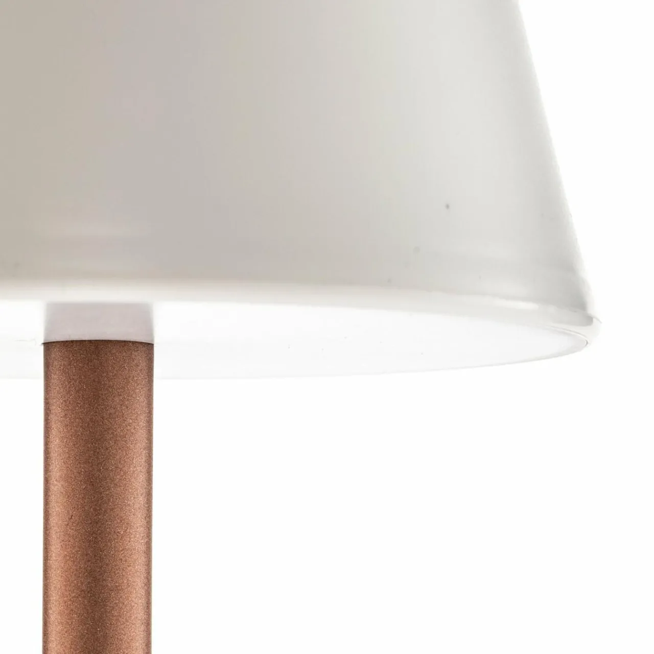newgarden_lola_slim_lampe__poser_led_dor_ros_2.webp Newgarden Lola Slim lampe à poser LED, doré rosé^ Lampes Décoratives