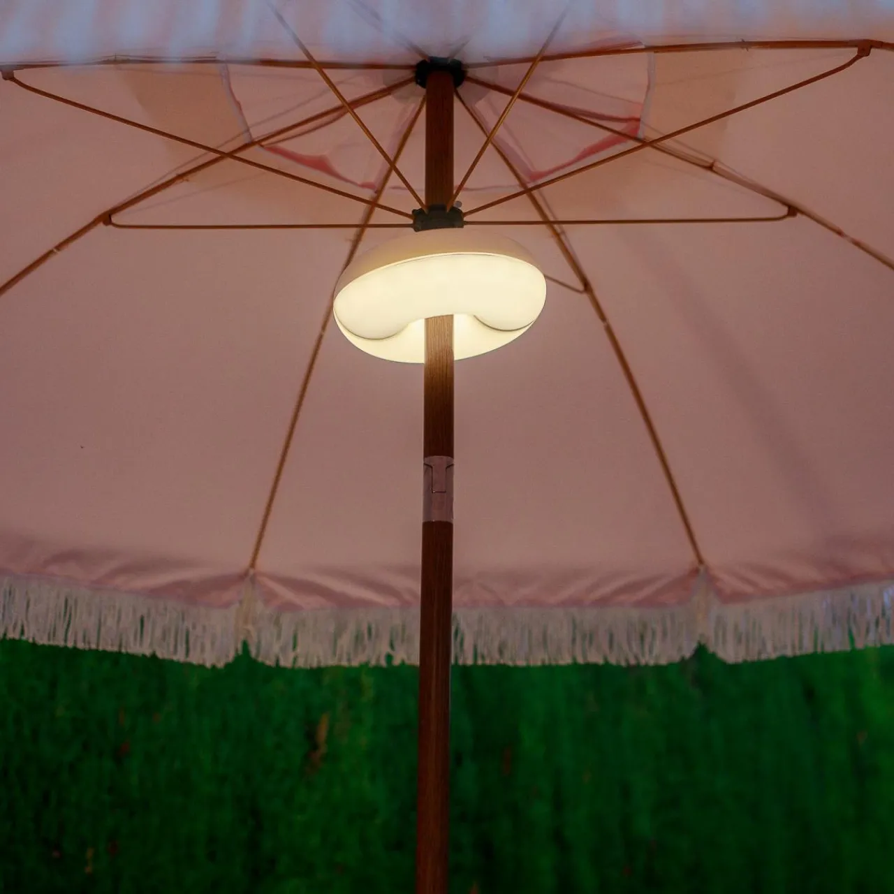 newgarden_luminaire_led_rechargeable_lima_ip_rgbw_parasols_0.webp Newgarden luminaire LED rechargeable Lima, IP54, RGBW, parasols^ Luminaires De Terrasse