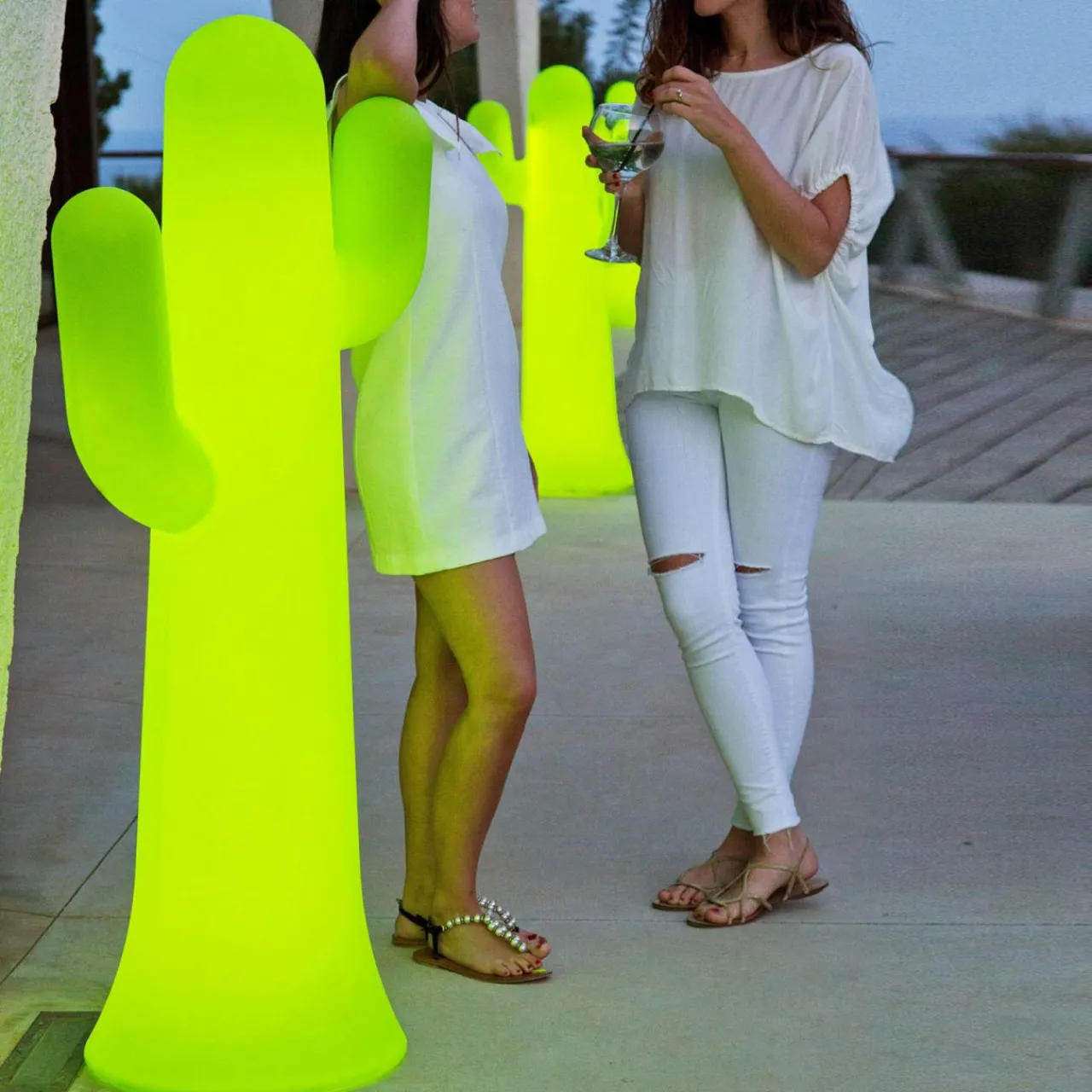newgarden_pancho_lampe_sur_pied_vert_citron_0.webp Newgarden Pancho lampe sur pied, vert citron^ Lumière De Noël