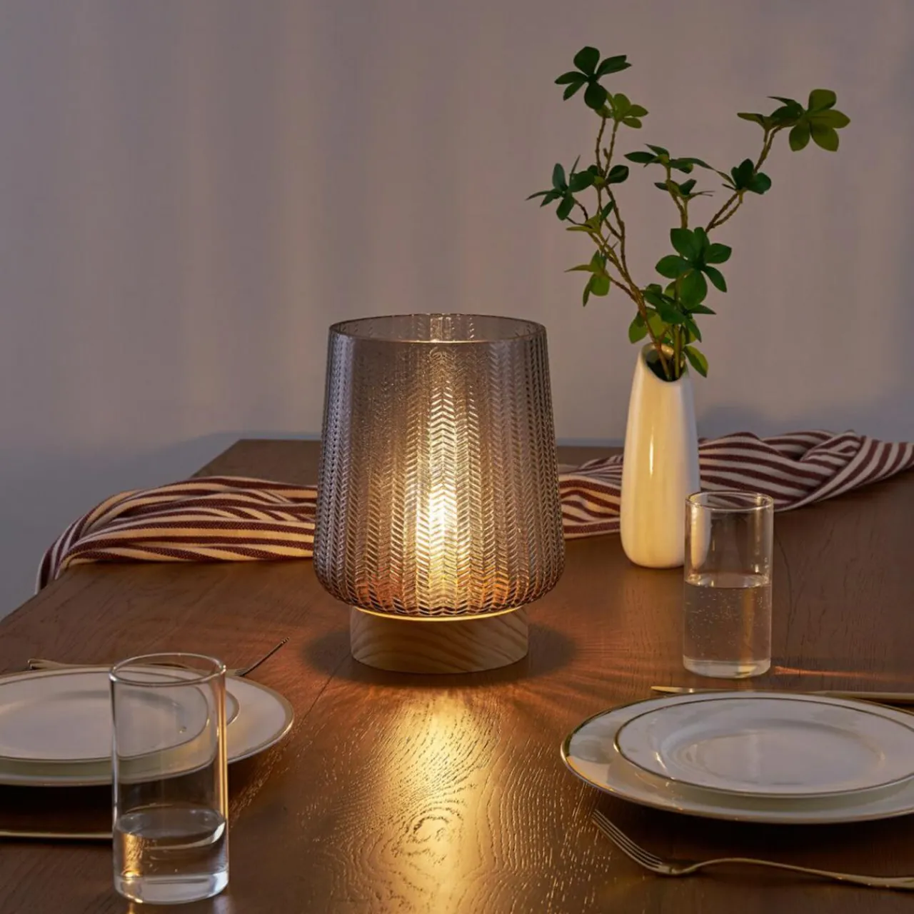 pauleen_fancy_glamour_led_e_batterie_taupe_bois_4.webp Pauleen Fancy Glamour LED E27 batterie taupe bois^ Lampes Décoratives