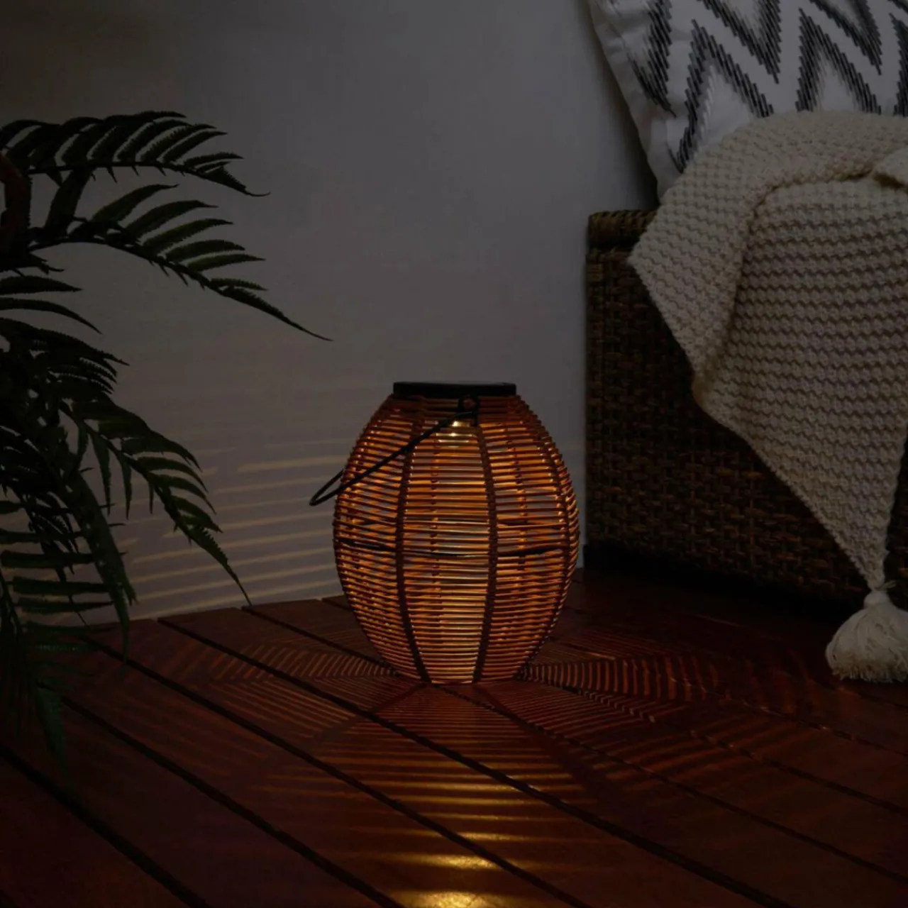 pauleen_sunshine_crush_lanterne_solaire_led_0.webp Pauleen Sunshine Crush lanterne solaire LED^ Lampes Décoratives