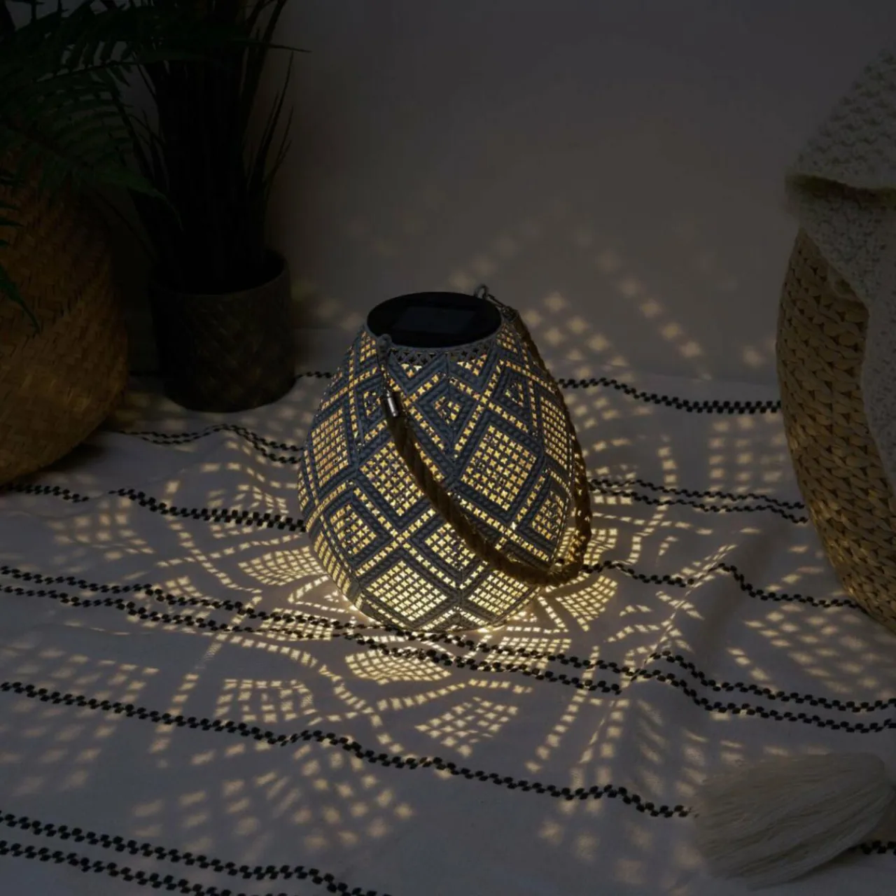pauleen_sunshine_diamond_lanterne_solaire_led_0.webp Pauleen Sunshine Diamond lanterne solaire LED^ Lampes Décoratives