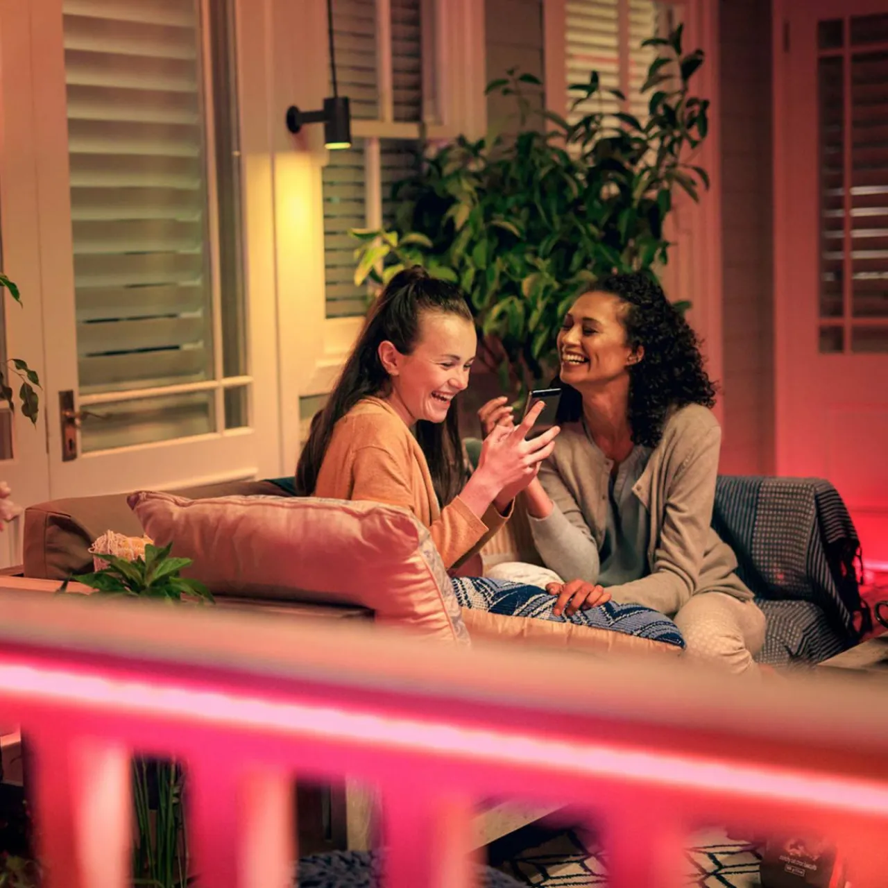 philips_hue_lightstrip_outdoor_m_white__color_3.webp Philips Hue Lightstrip Outdoor 2m White & Color^ Lampes Décoratives